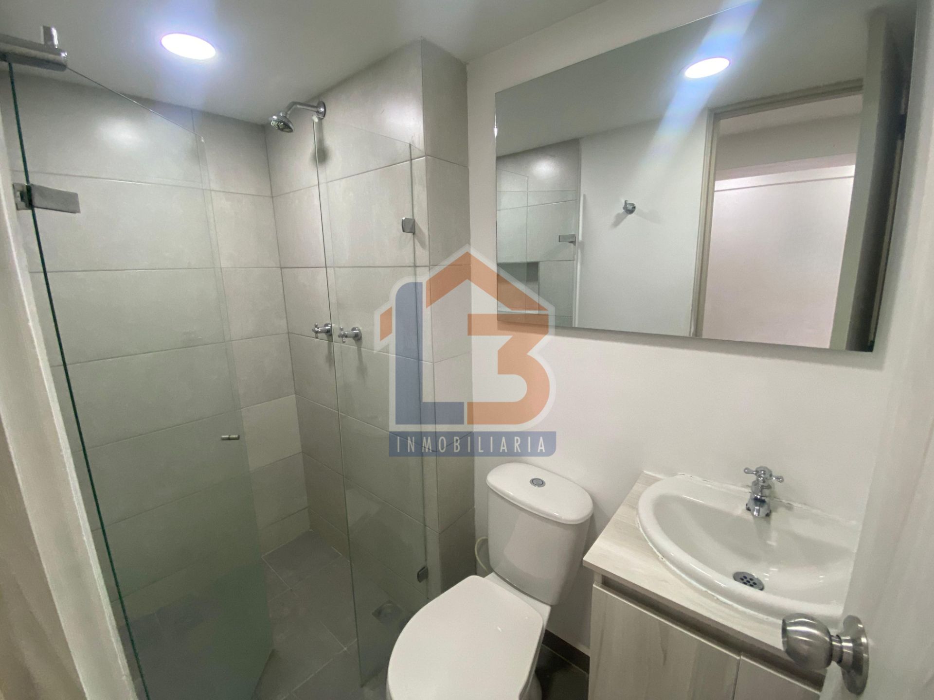 SE VENDE APTO EN ITAGUI (19).jpg