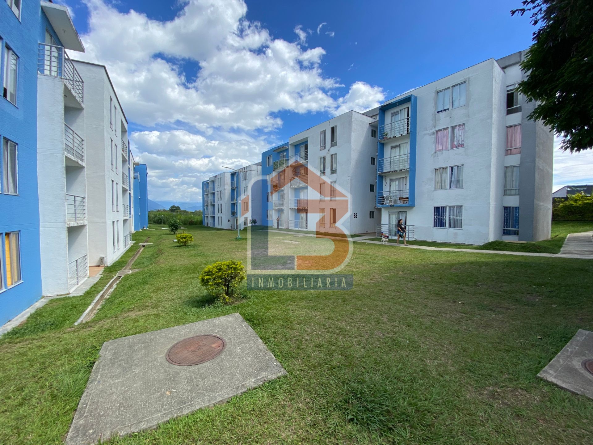 SE VENDE APTO LA TEBAIDA (28).jpg