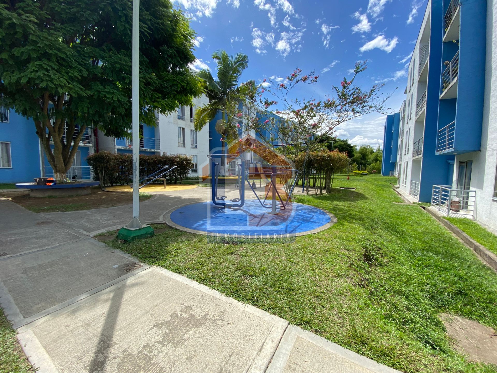 SE VENDE APTO LA TEBAIDA (30).jpg