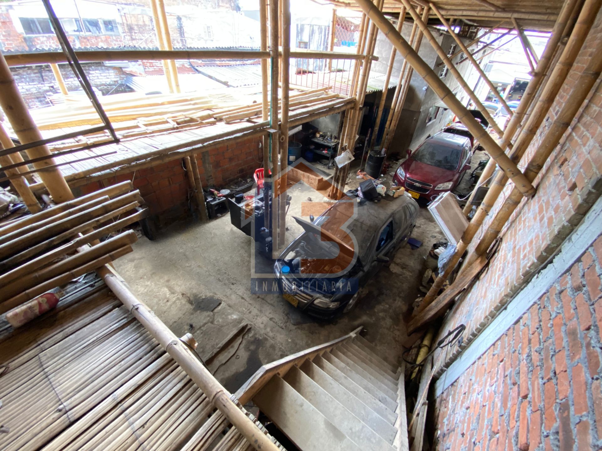 SE VENDE CASA LOTE AV LOS CAMELLOS (6).jpg