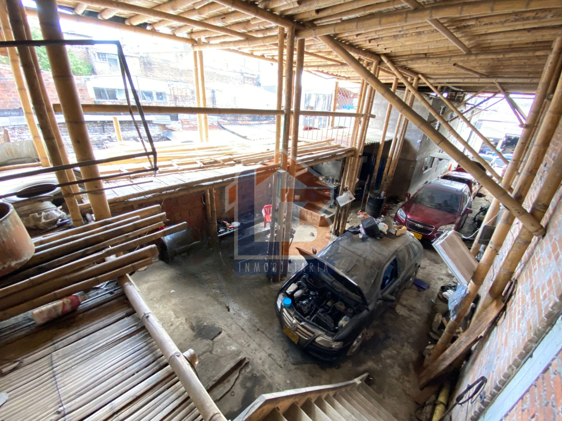 SE VENDE CASA LOTE AV LOS CAMELLOS (7).jpg