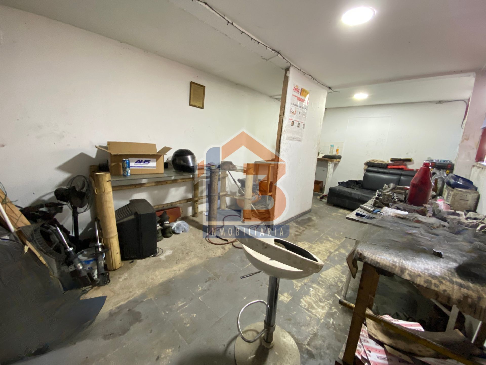 SE VENDE CASA LOTE AV LOS CAMELLOS (11).jpg