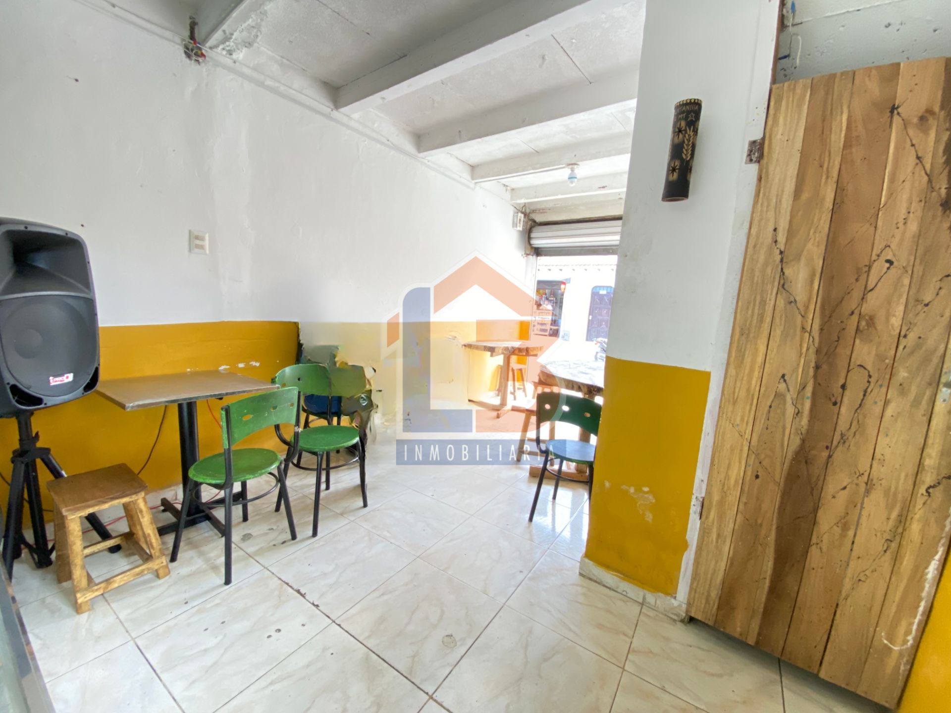 SE VENDE CASA LOTE AV LOS CAMELLOS (15).jpg