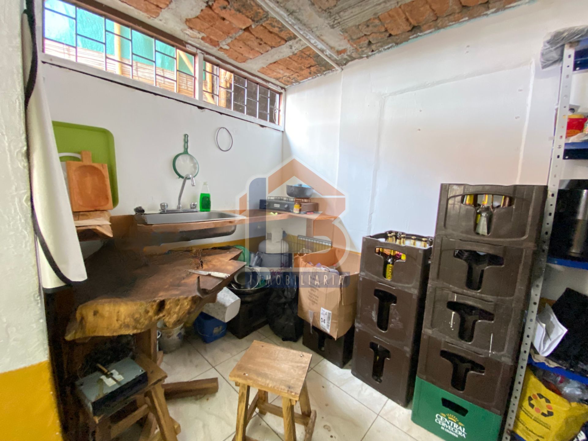SE VENDE CASA LOTE AV LOS CAMELLOS (18).jpg