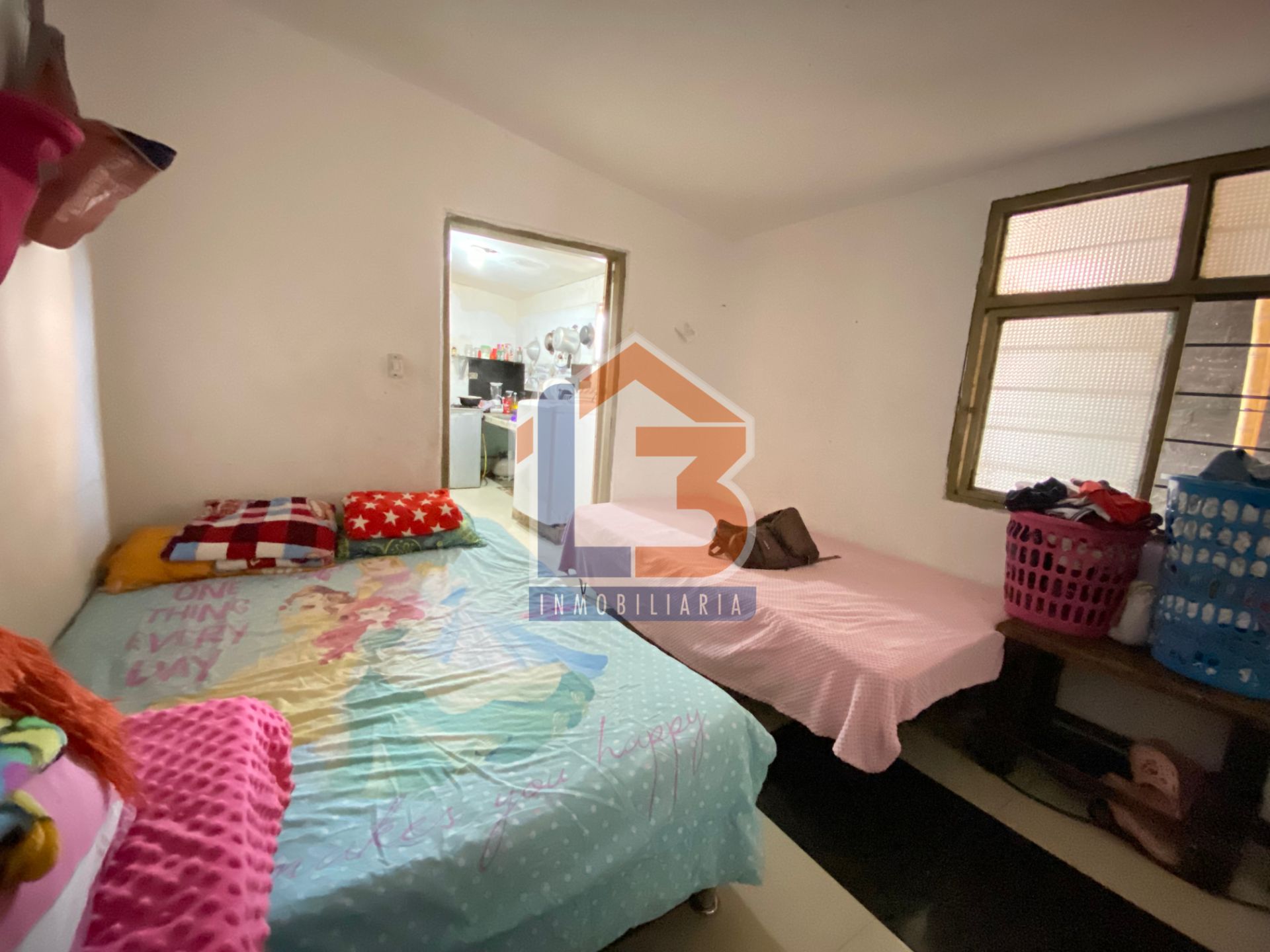 SE VENDE CASA LOTE AV LOS CAMELLOS (25).jpg