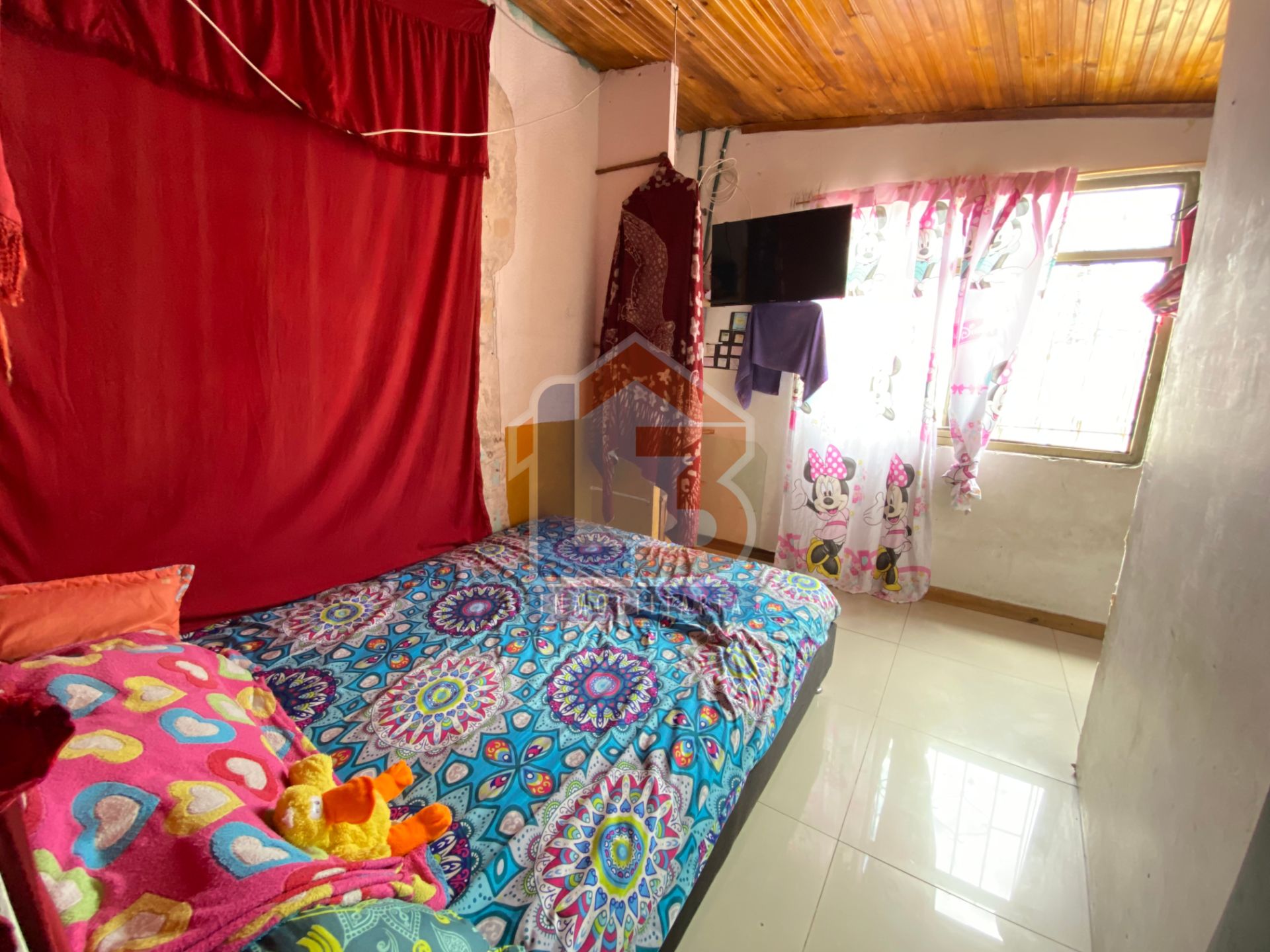 SE VENDE CASA LOTE AV LOS CAMELLOS (26).jpg