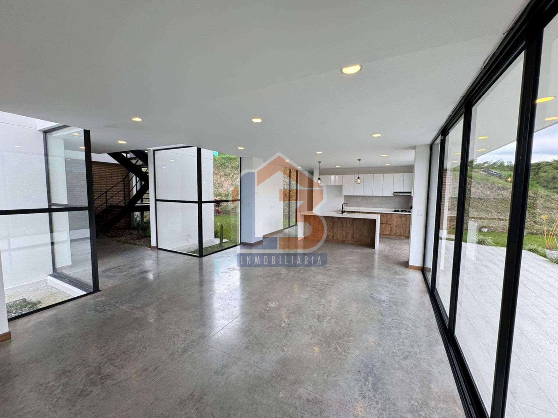 SE VENDE CASA CAMPESTRE EN CALARCÁ  (4).jpg