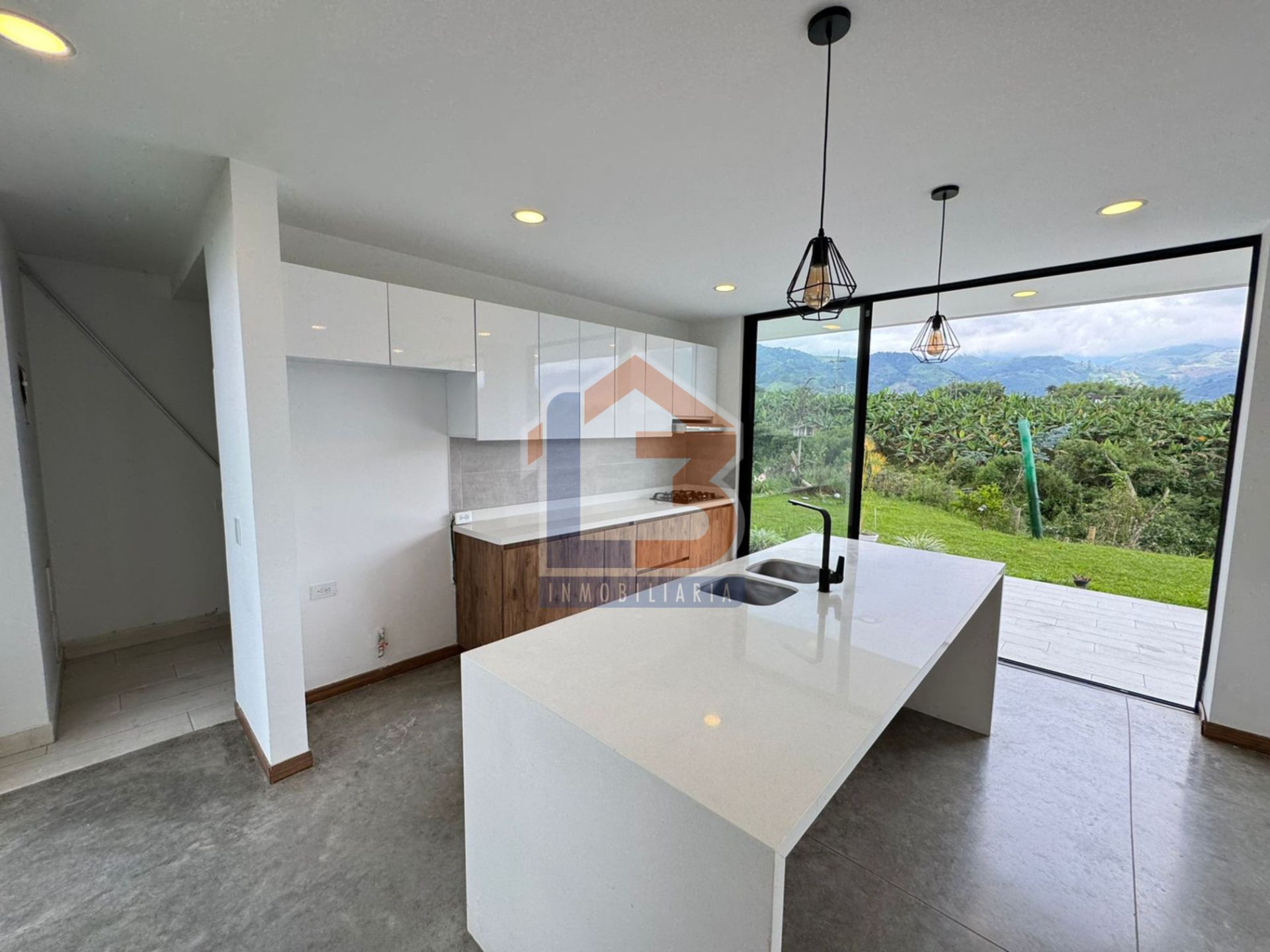 SE VENDE CASA CAMPESTRE EN CALARCÁ  (5).jpg