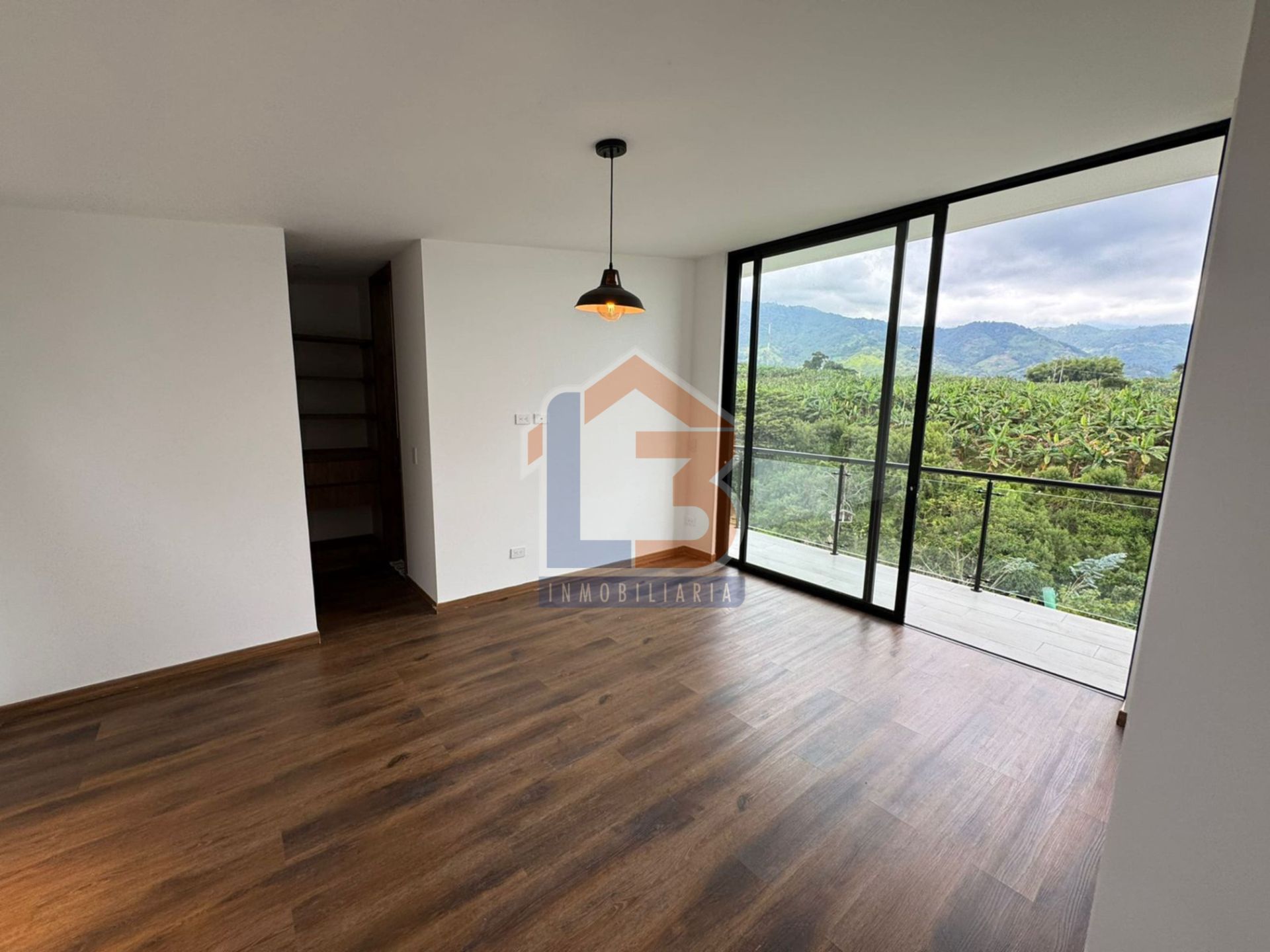 SE VENDE CASA CAMPESTRE EN CALARCÁ  (19).jpg