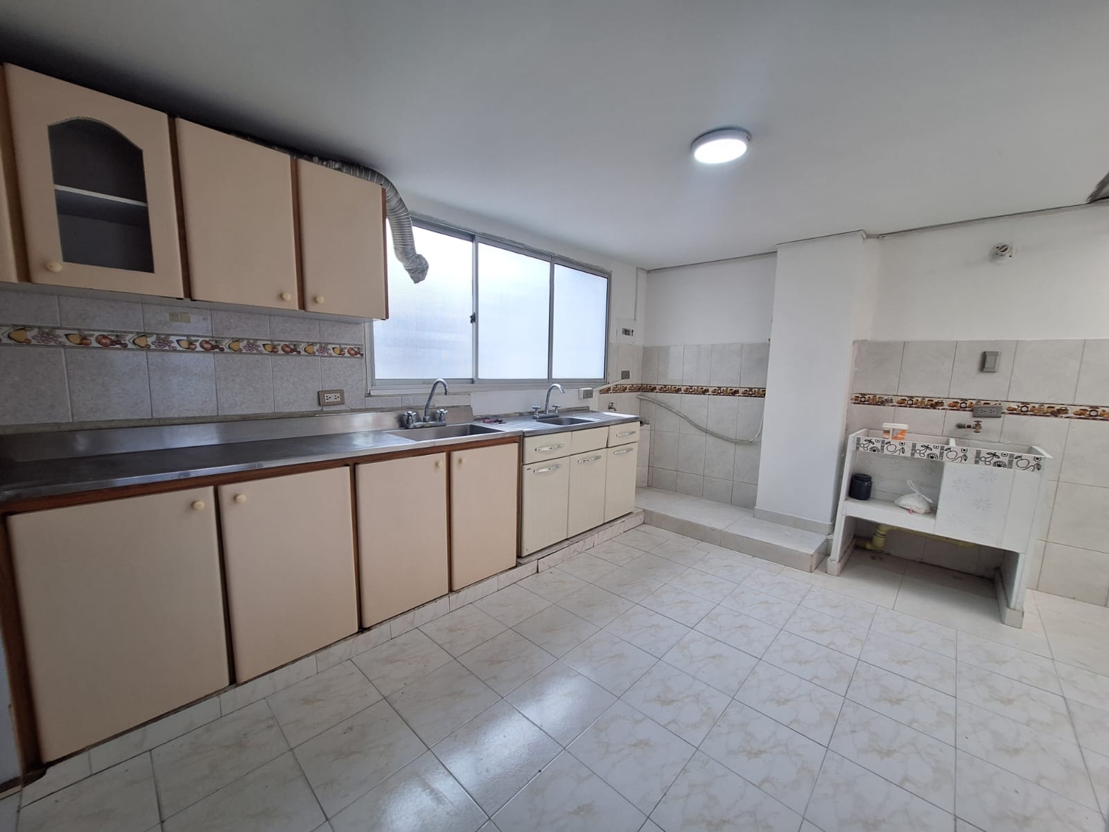 SE VENDE APTO EN EL CENTRO 4..jpg