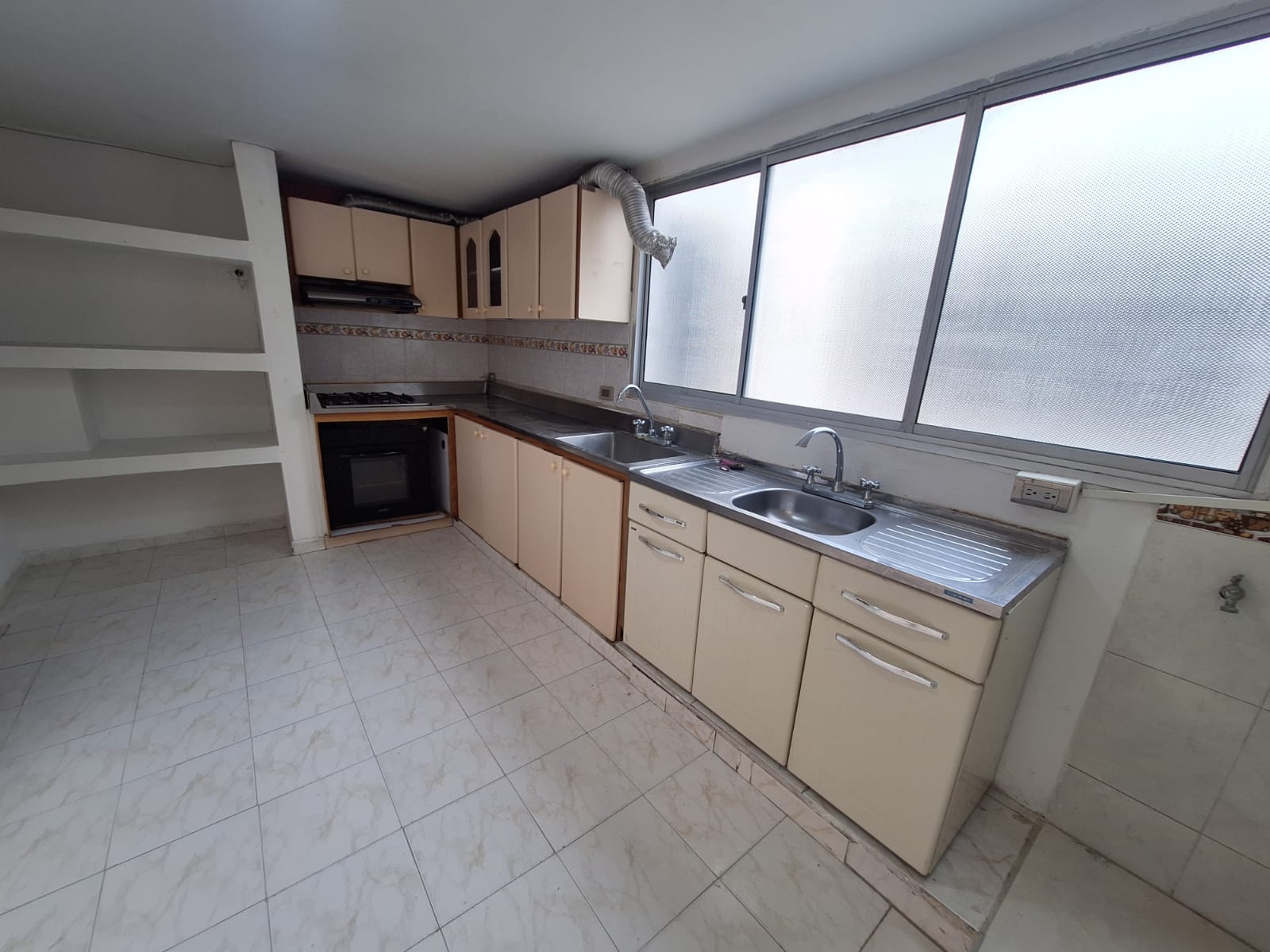 SE VENDE APTO EN EL CENTRO 5..jpg