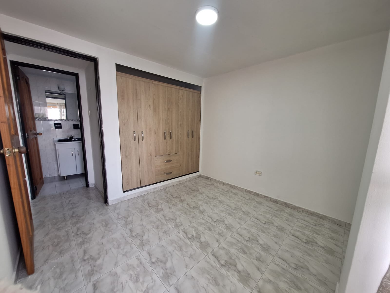 SE VENDE APTO EN EL CENTRO 13..jpg