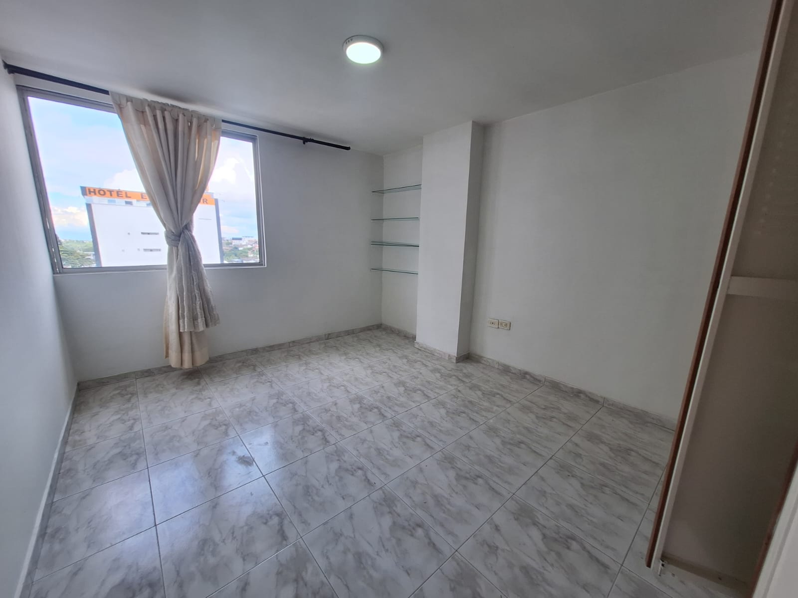 SE VENDE APTO EN EL CENTRO 18..jpg