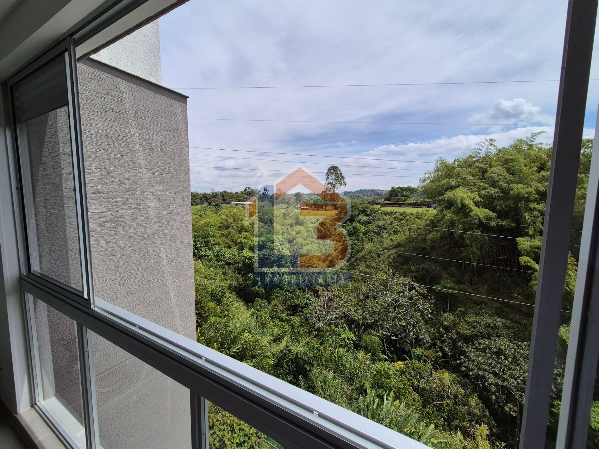 SE VENDE APTO EN AV. 19 NORTE (4).jpg