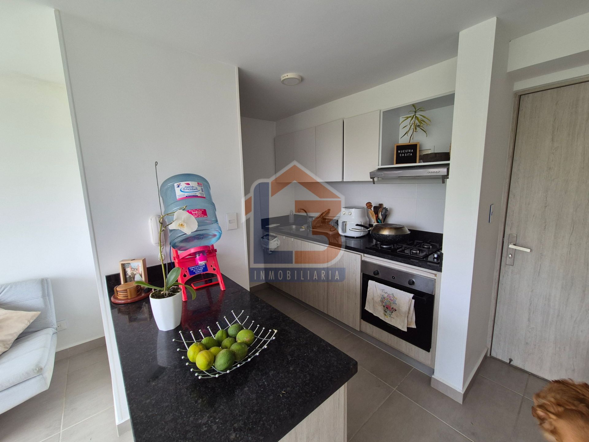 SE VENDE APTO EN AV. 19 NORTE (7).jpg