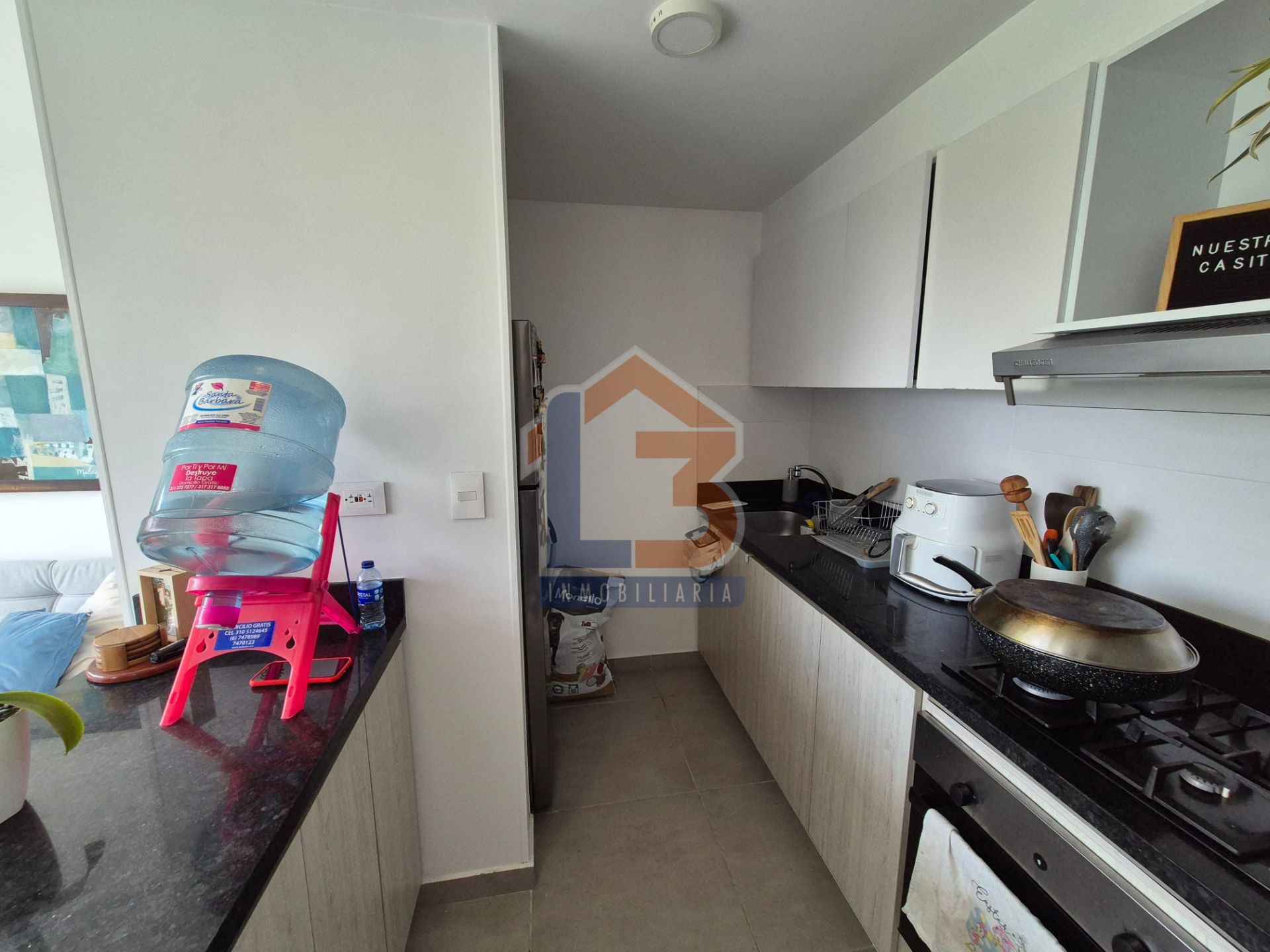 SE VENDE APTO EN AV. 19 NORTE (8).jpg