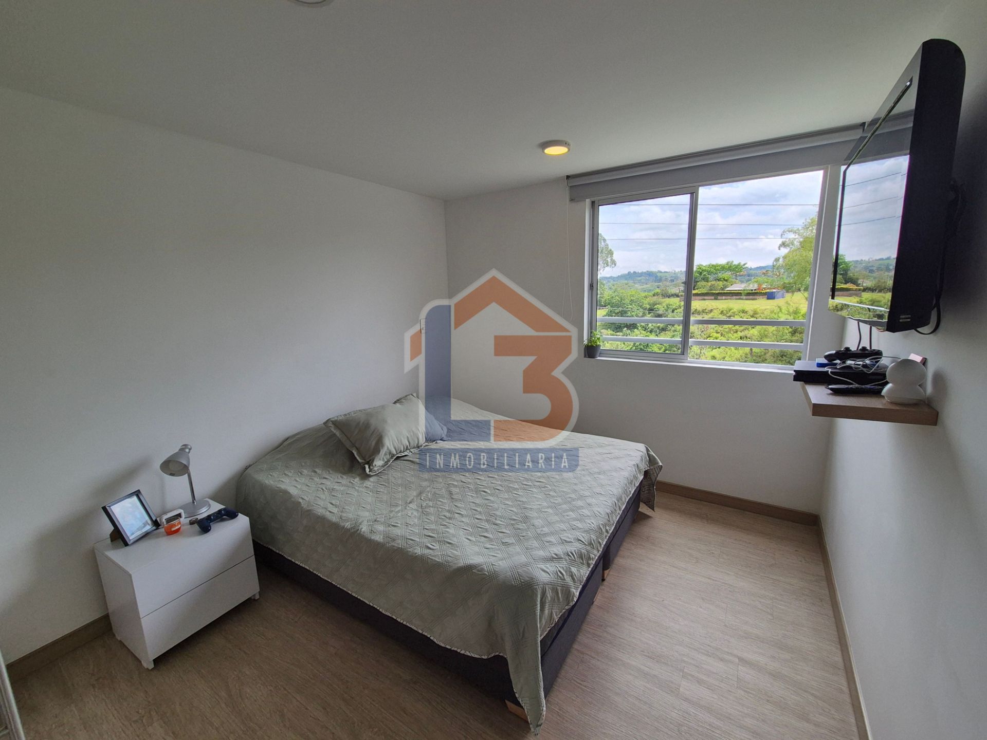 SE VENDE APTO EN AV. 19 NORTE (9).jpg