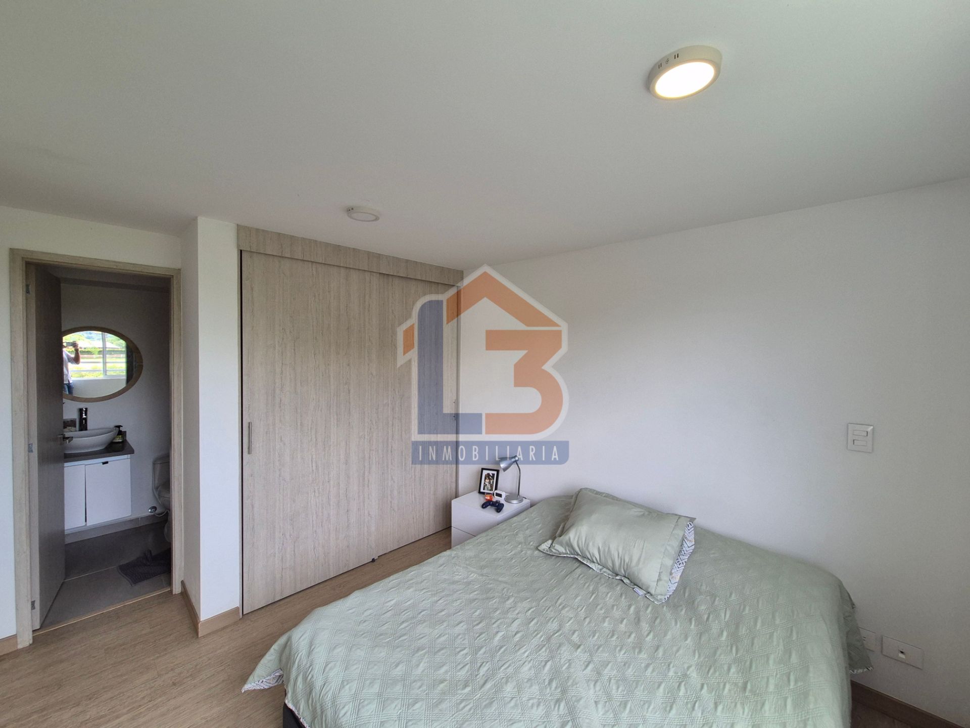 SE VENDE APTO EN AV. 19 NORTE (10).jpg
