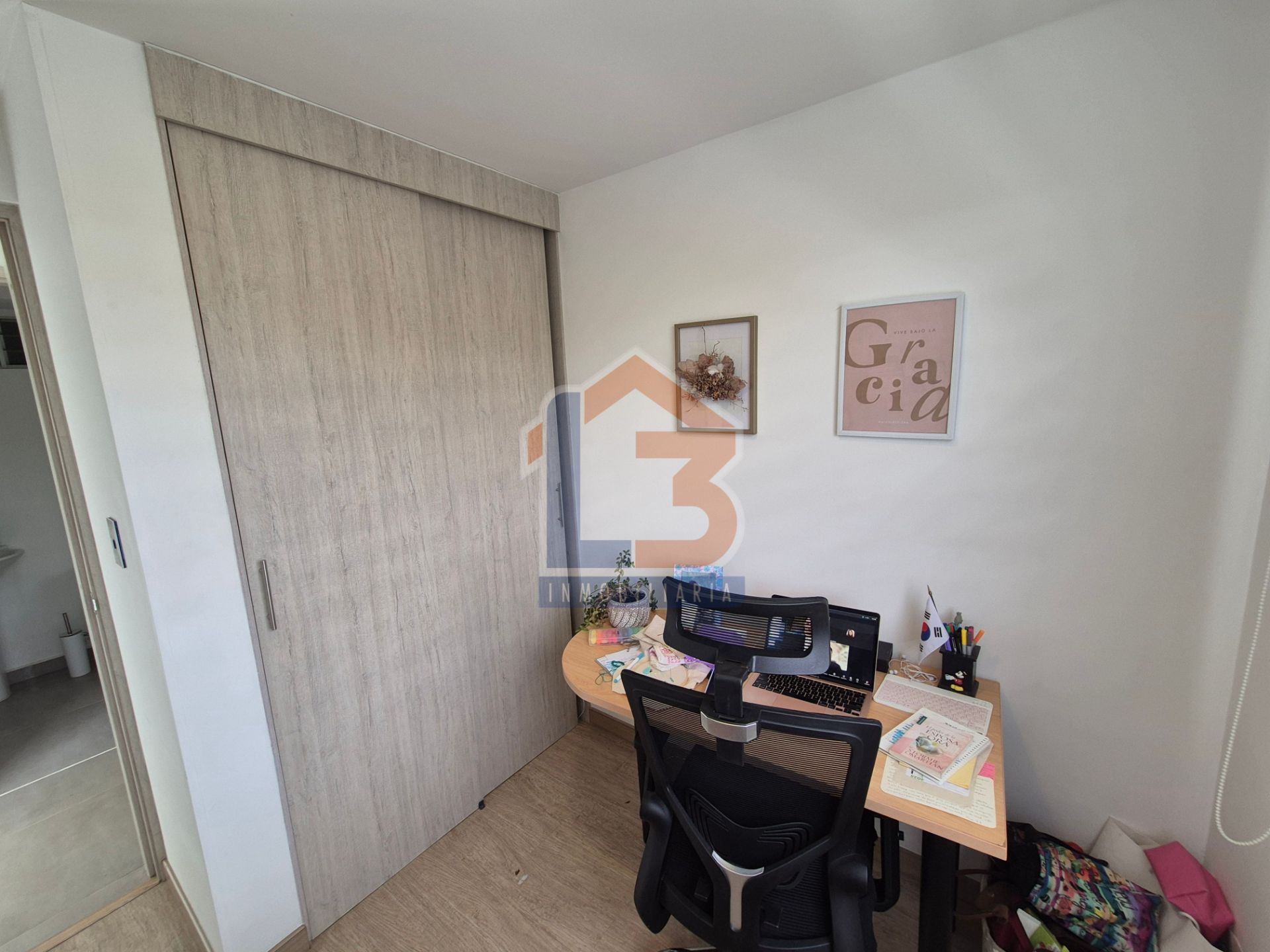 SE VENDE APTO EN AV. 19 NORTE (16).jpg