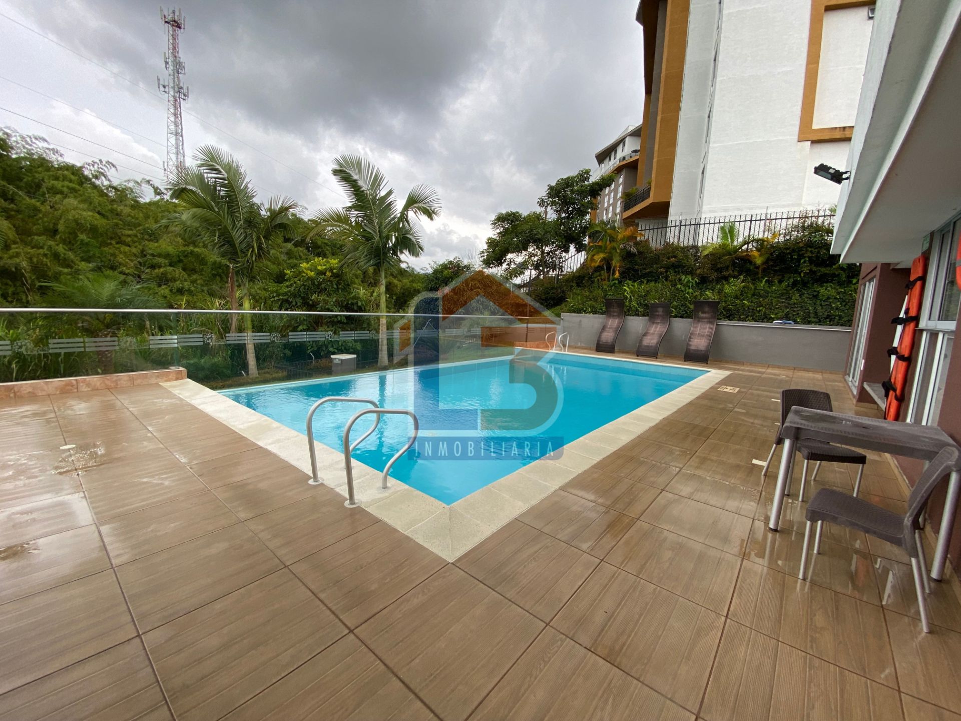 SE VENDE APTO EN AV. 19 NORTE (25).jpg