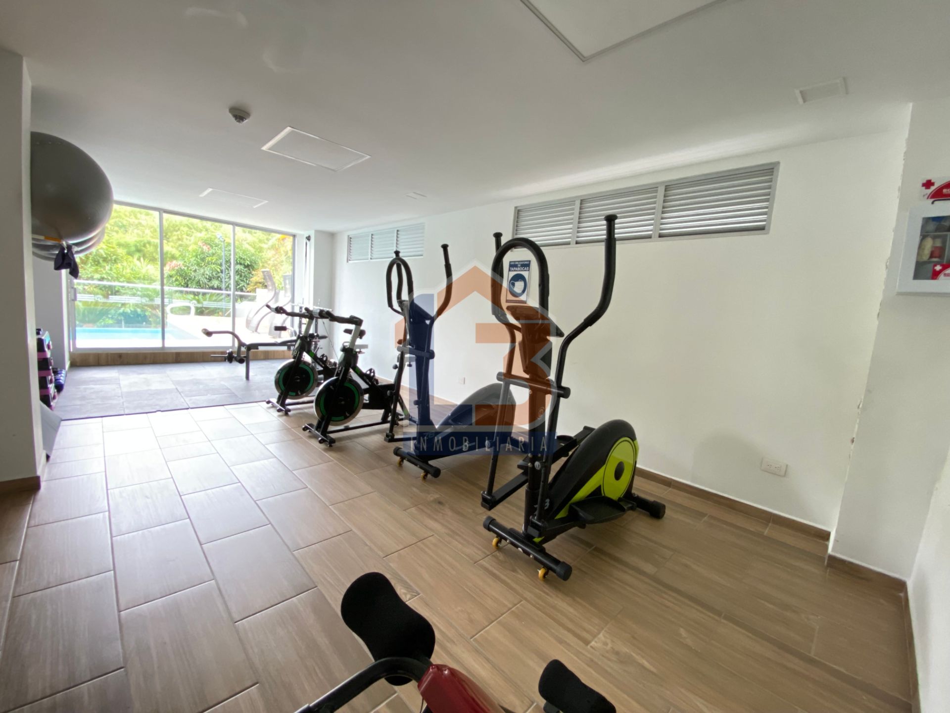 SE VENDE APTO EN AV. 19 NORTE (29).jpg