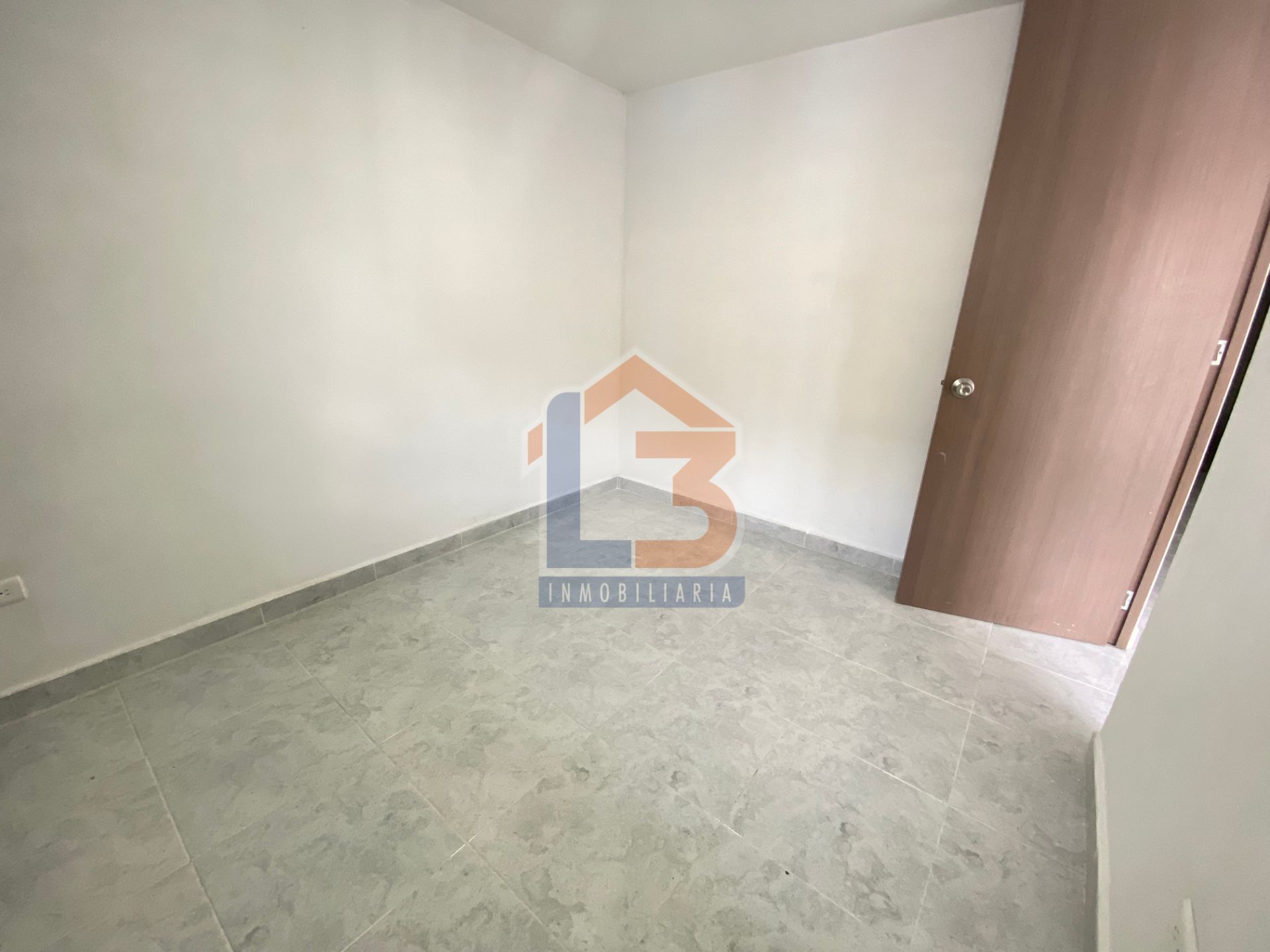 SE VENDE APTO EN EL SUR (7).jpg