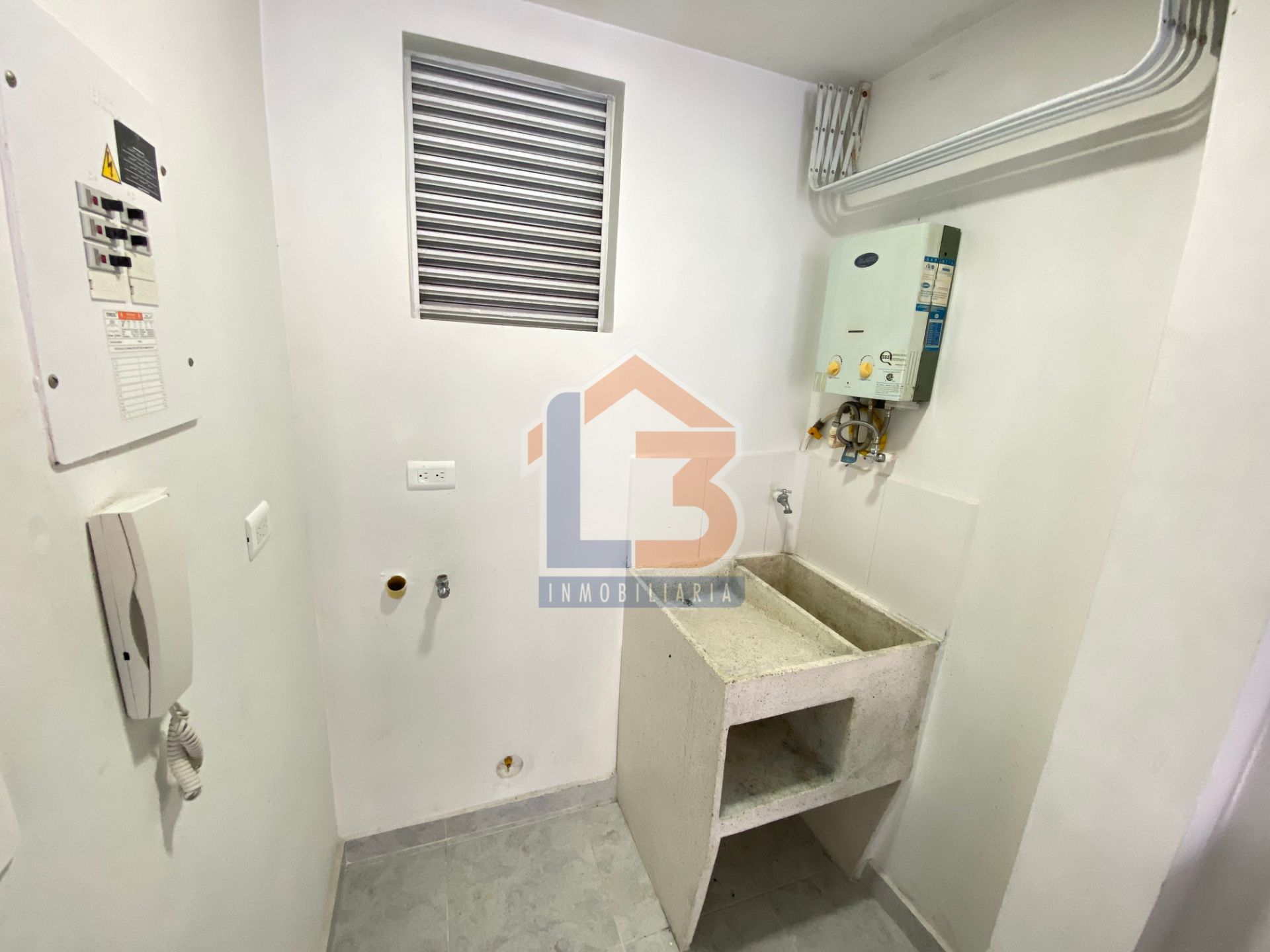 SE VENDE APTO EN EL SUR (19).jpg