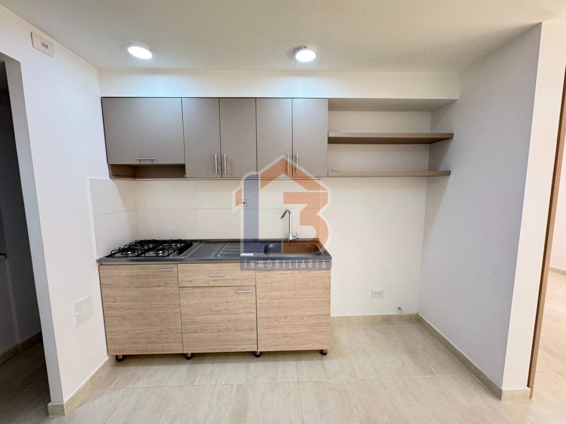 SE VENDE APARTAESTUDIO EN EL NORTE  (2).jpg