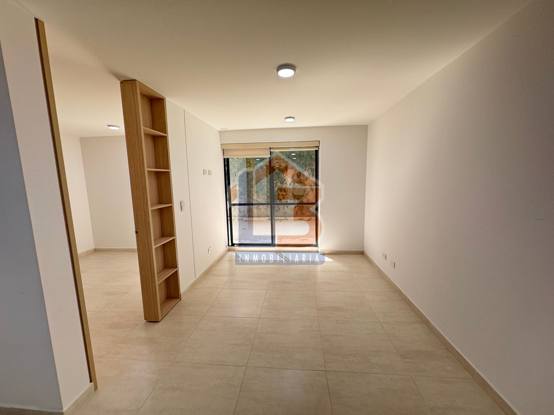 SE VENDE APARTAESTUDIO EN EL NORTE  (3).jpg
