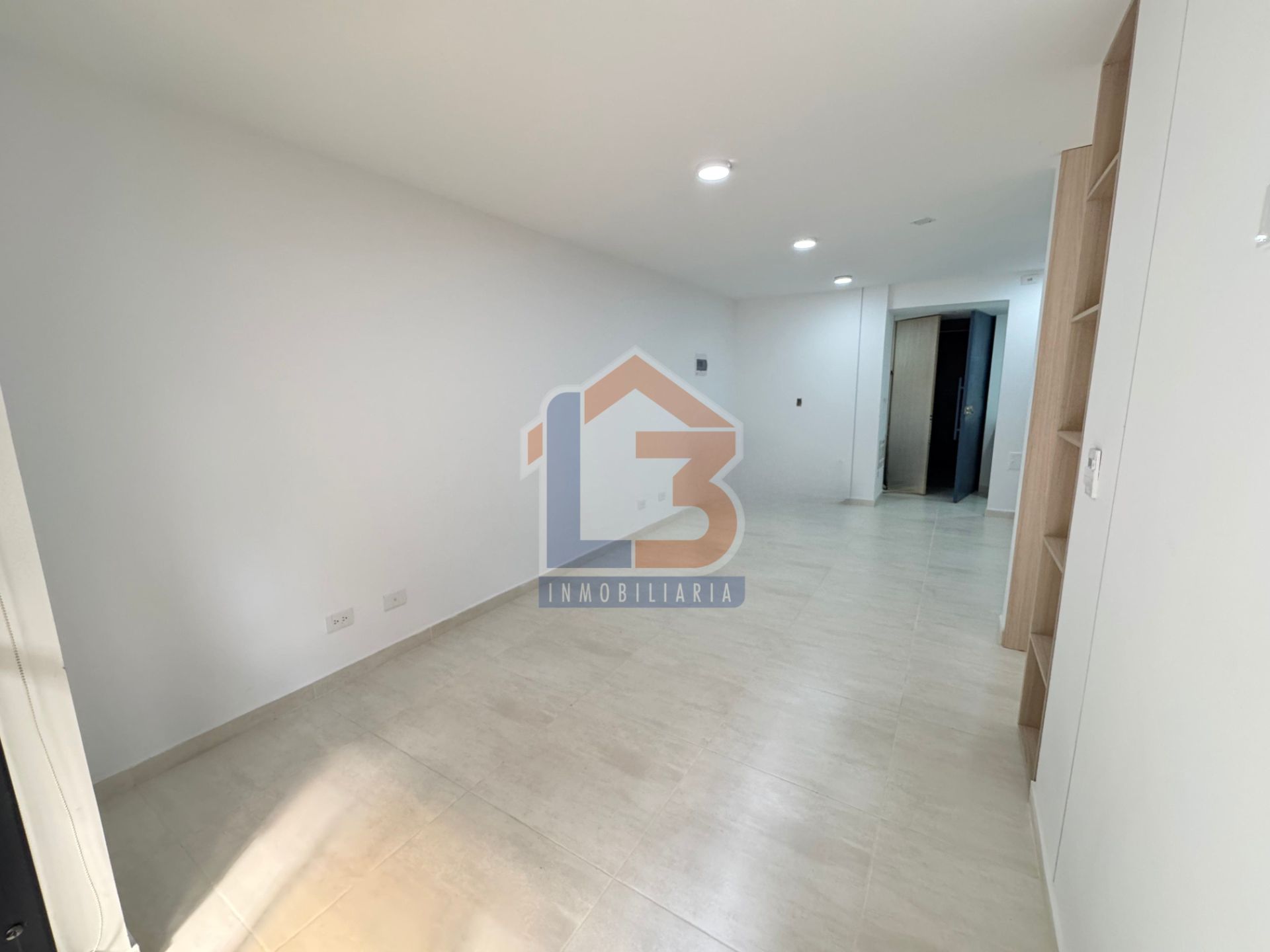SE VENDE APARTAESTUDIO EN EL NORTE  (5).jpg
