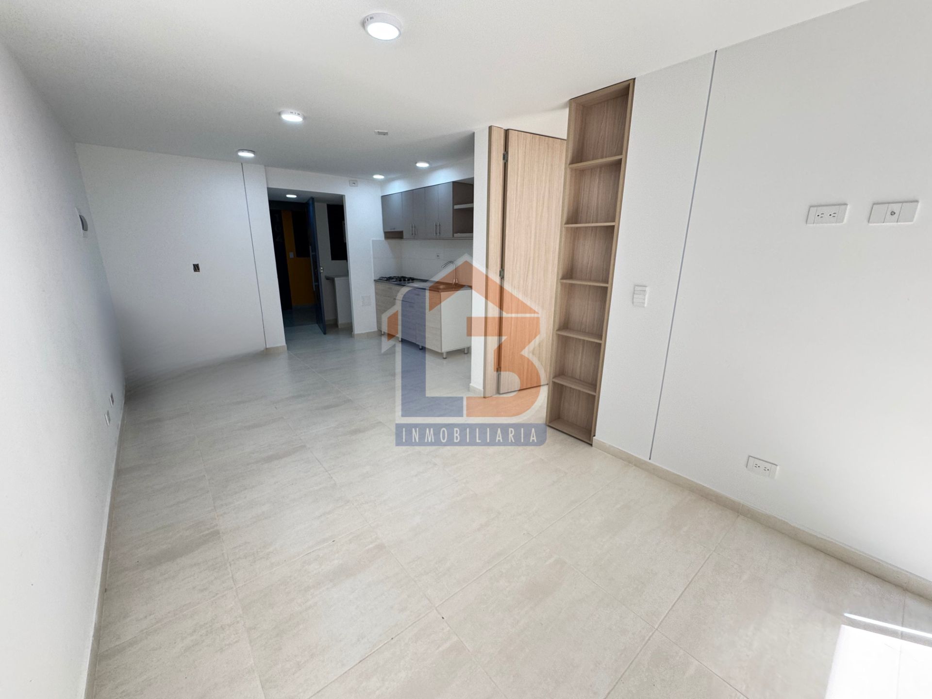 SE VENDE APARTAESTUDIO EN EL NORTE  (6).jpg
