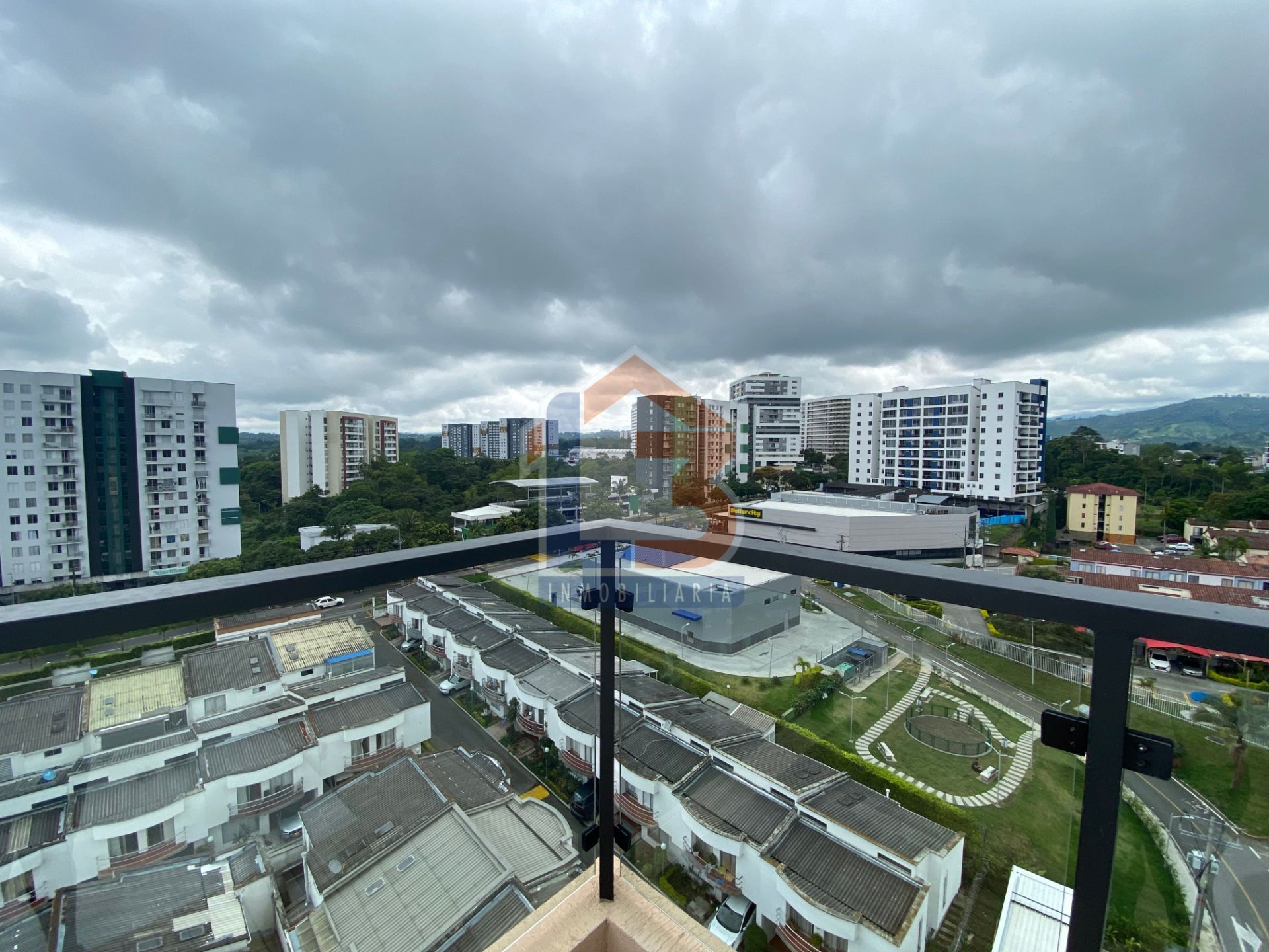 SE VENDE APARTAESTUDIO EN EL NORTE  (18).jpg