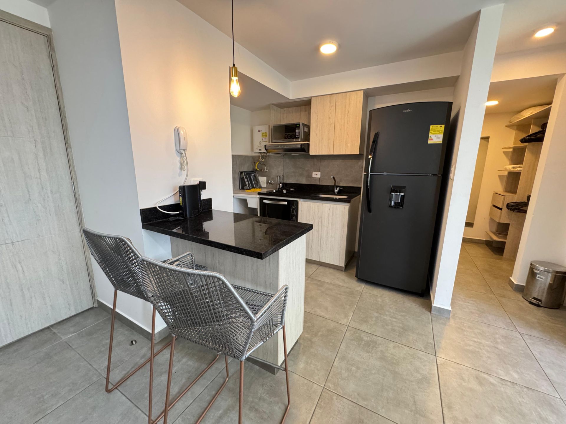 hermoso apartaestudio ave centenario alquiler mensual (23).jpg