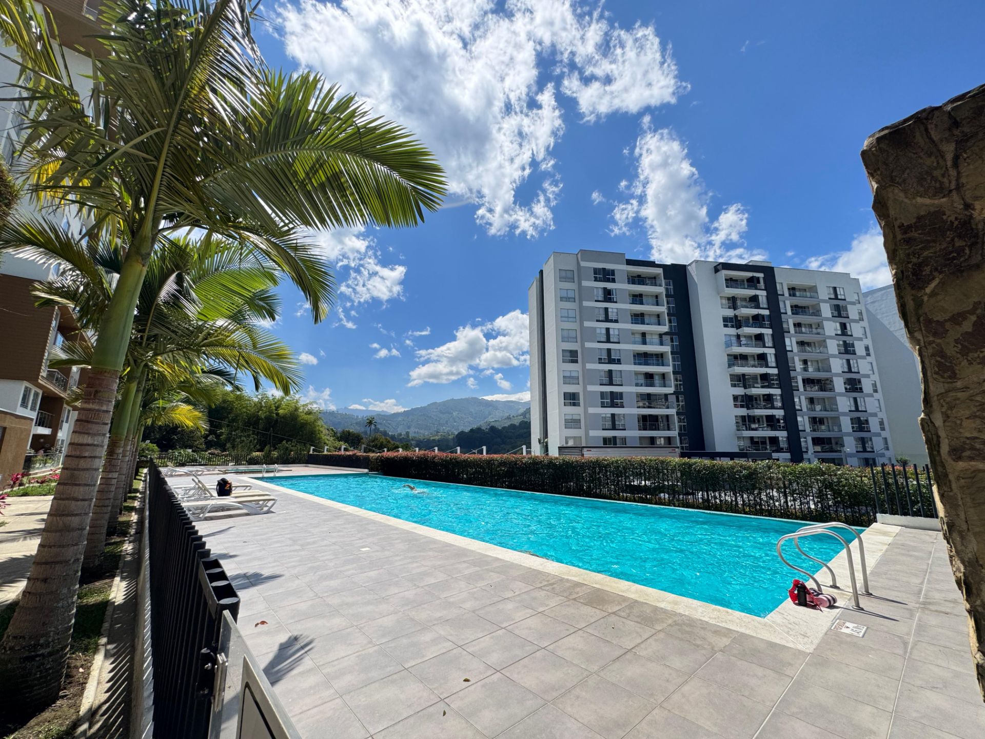 hermoso apartaestudio ave centenario alquiler mensual (34).jpg