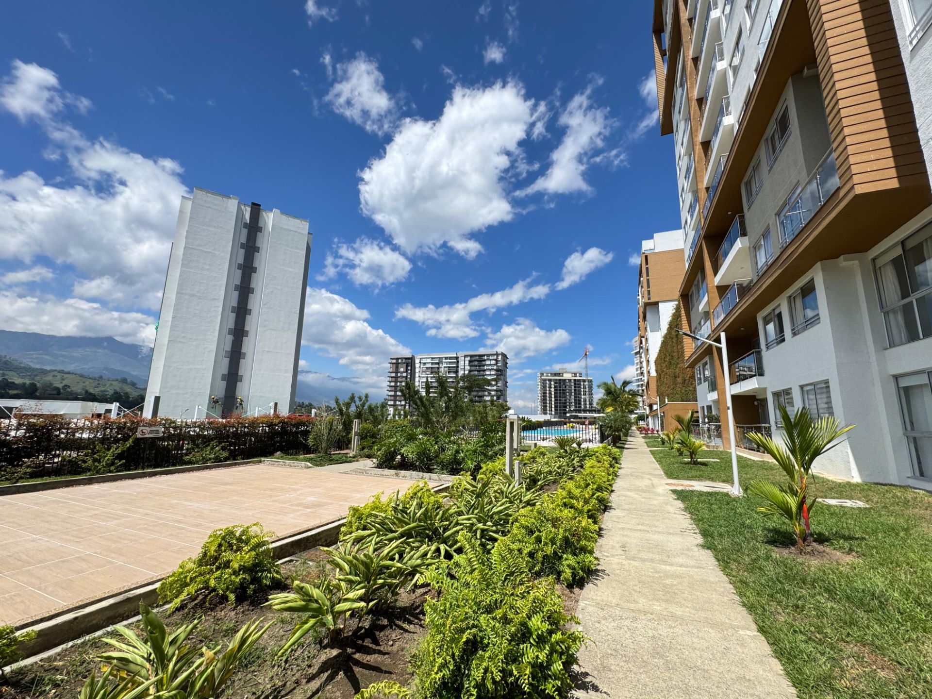 hermoso apartaestudio ave centenario alquiler mensual (37).jpg