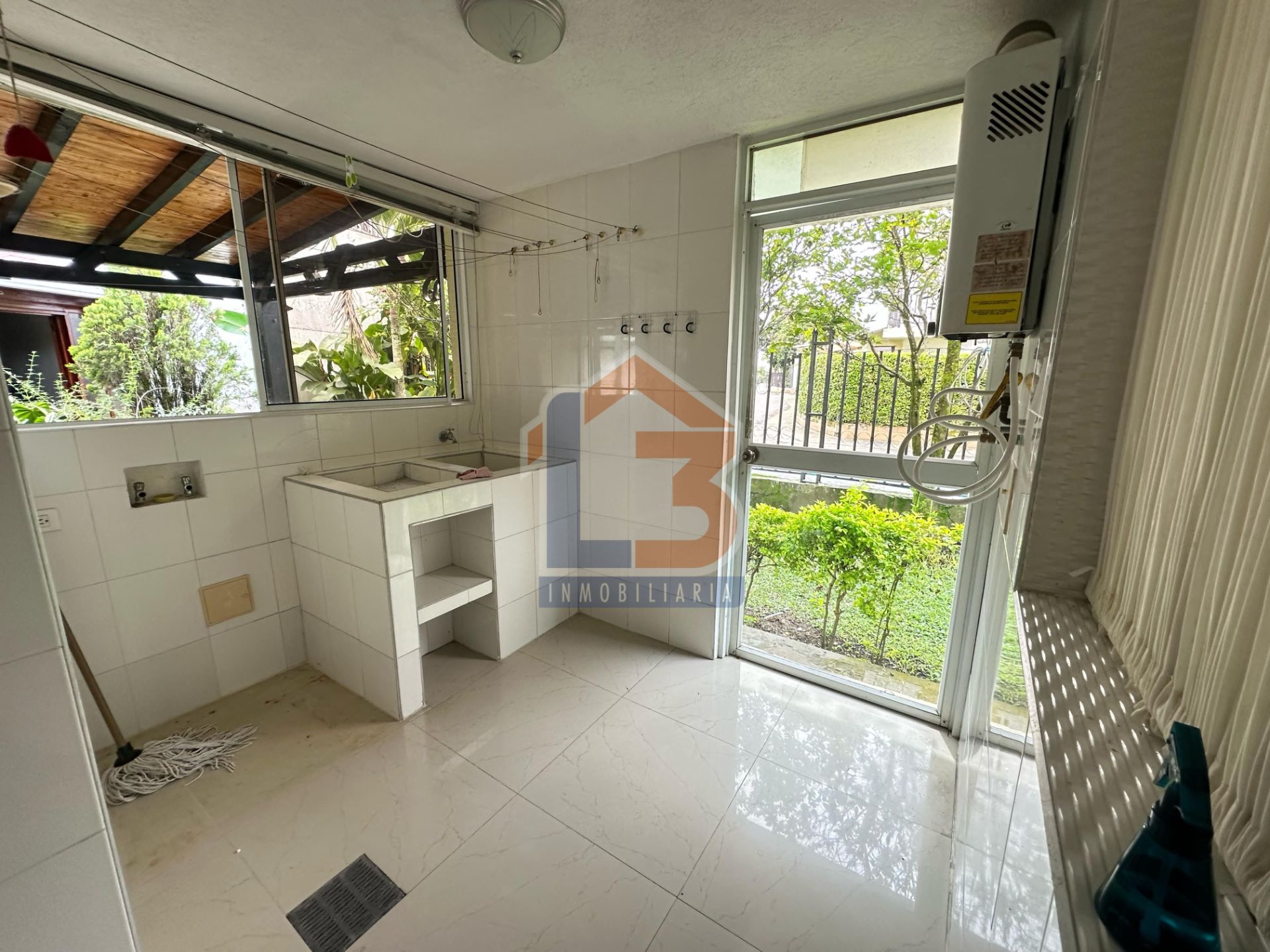 SE VENDE CASA AV. 19 NORTE  21..jpg