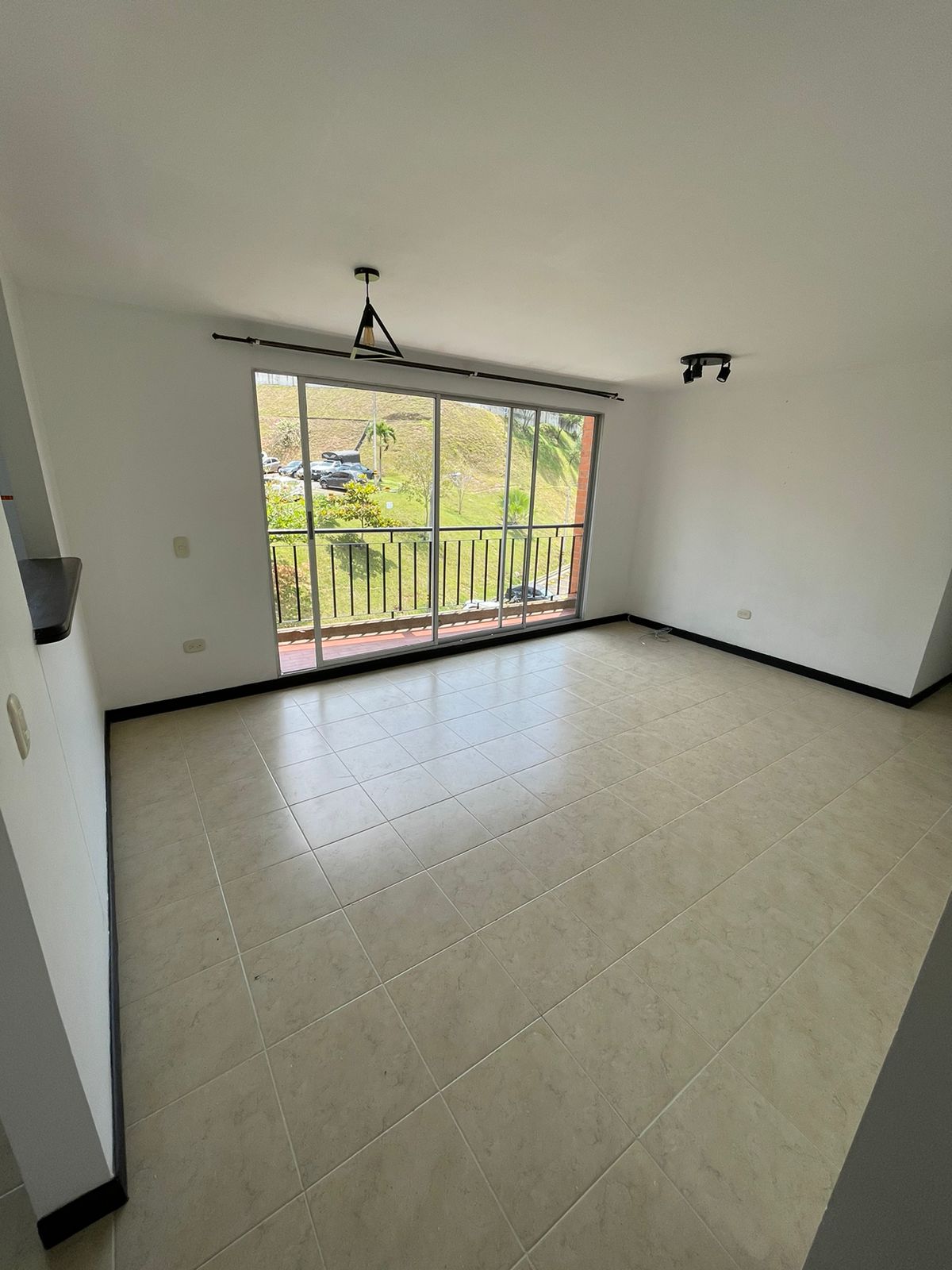 SE VENDE APTO SENDEROS DE UNICENTRO 3..jpg