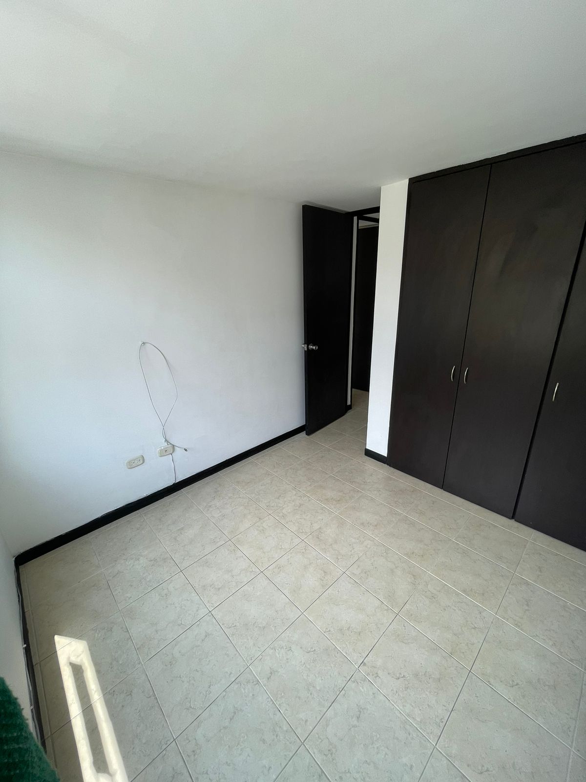 SE VENDE APTO SENDEROS DE UNICENTRO 9..jpg