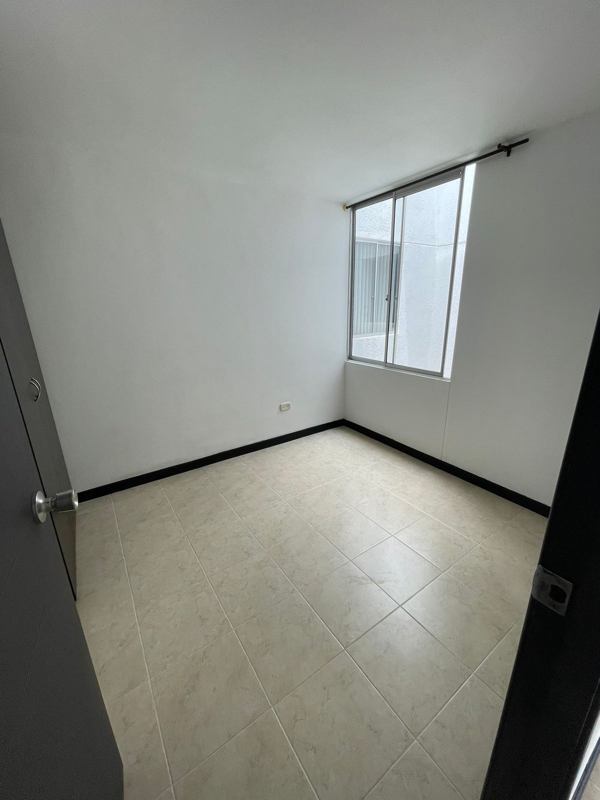 SE VENDE APTO SENDEROS DE UNICENTRO 10..jpg