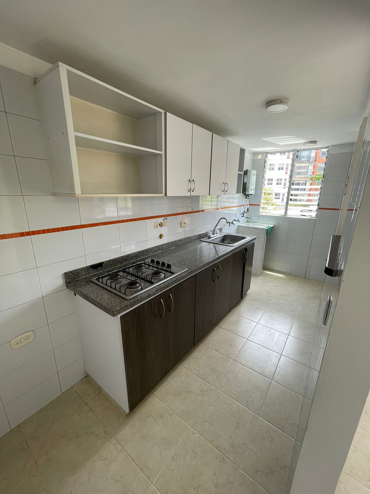 SE VENDE APTO SENDEROS DE UNICENTRO 18..jpg