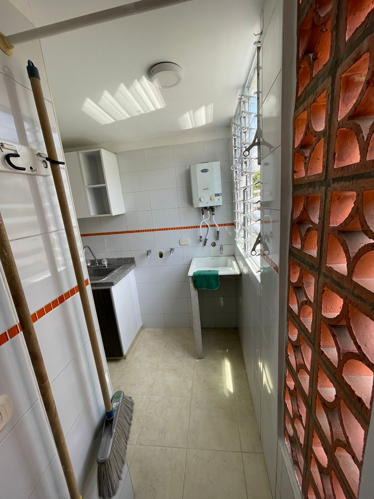 SE VENDE APTO SENDEROS DE UNICENTRO 19..jpg