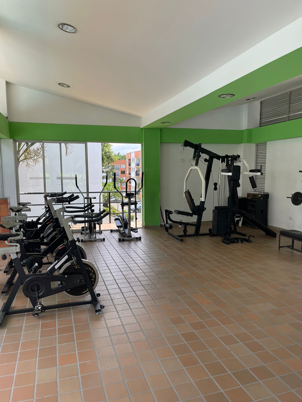 SE VENDE APTO SENDEROS DE UNICENTRO 26..jpg