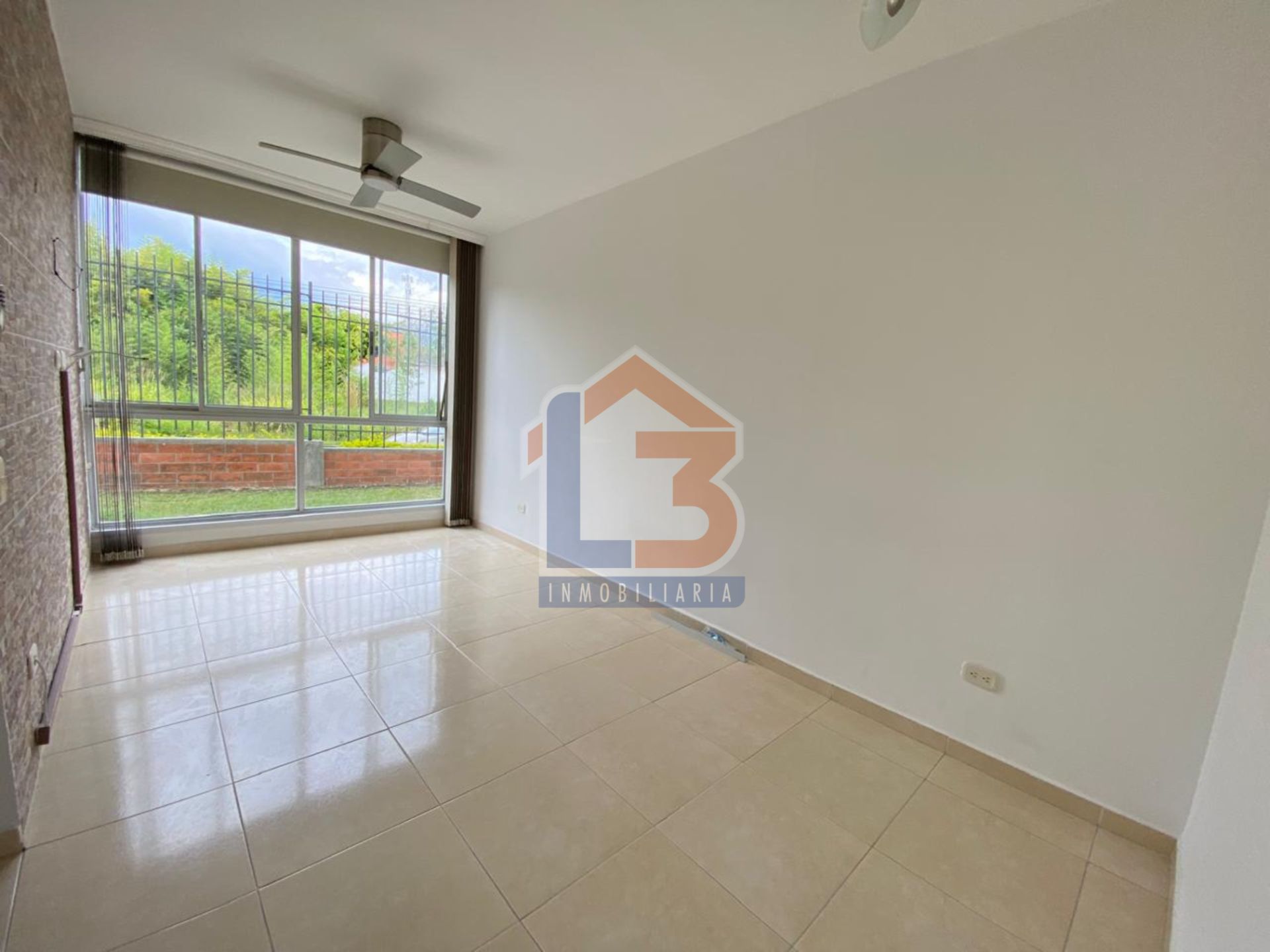 SE VENDE APTO EN LA SALIDA A TEBAIDA  (2).jpg