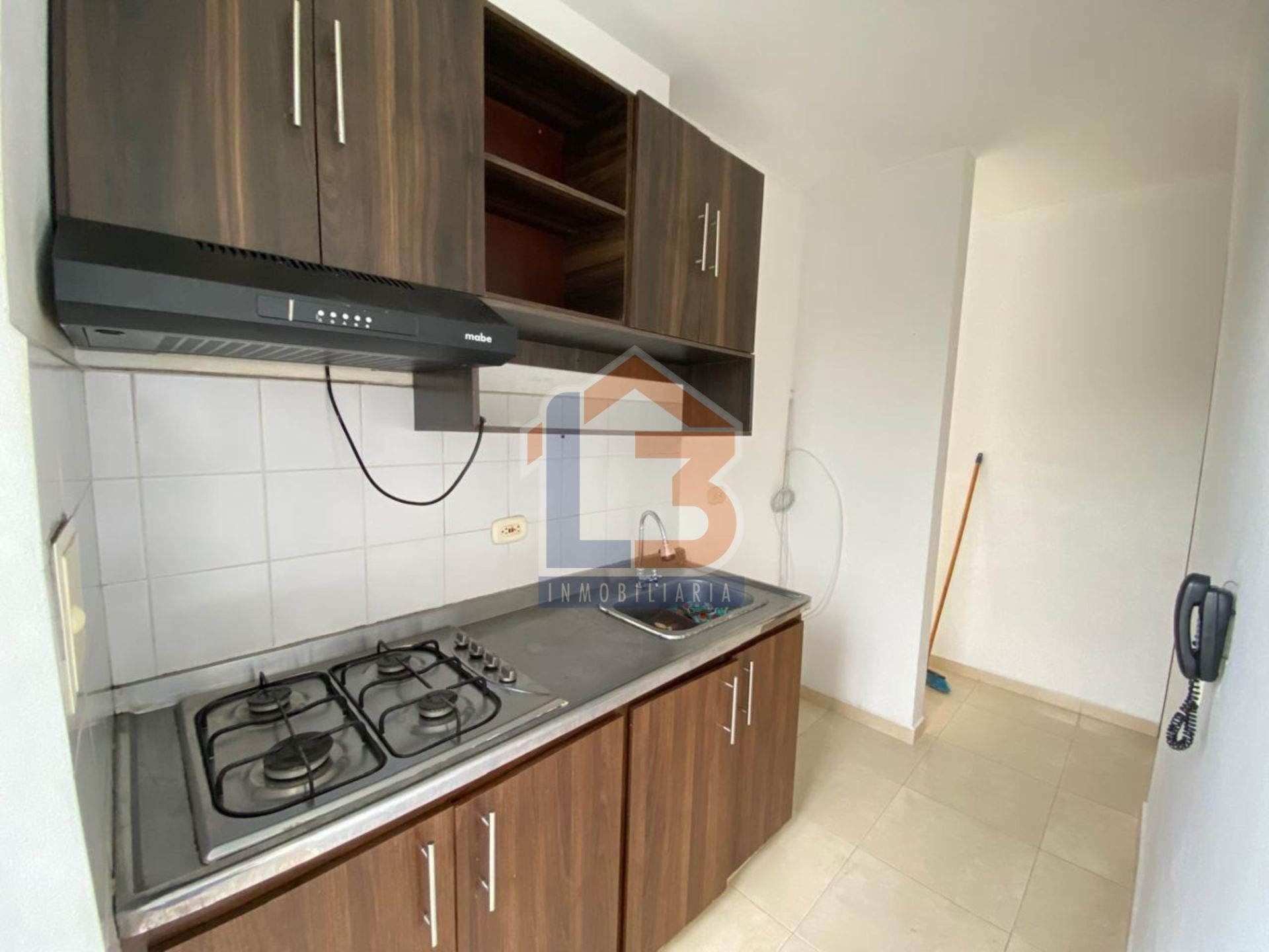 SE VENDE APTO EN LA SALIDA A TEBAIDA  (5).jpg