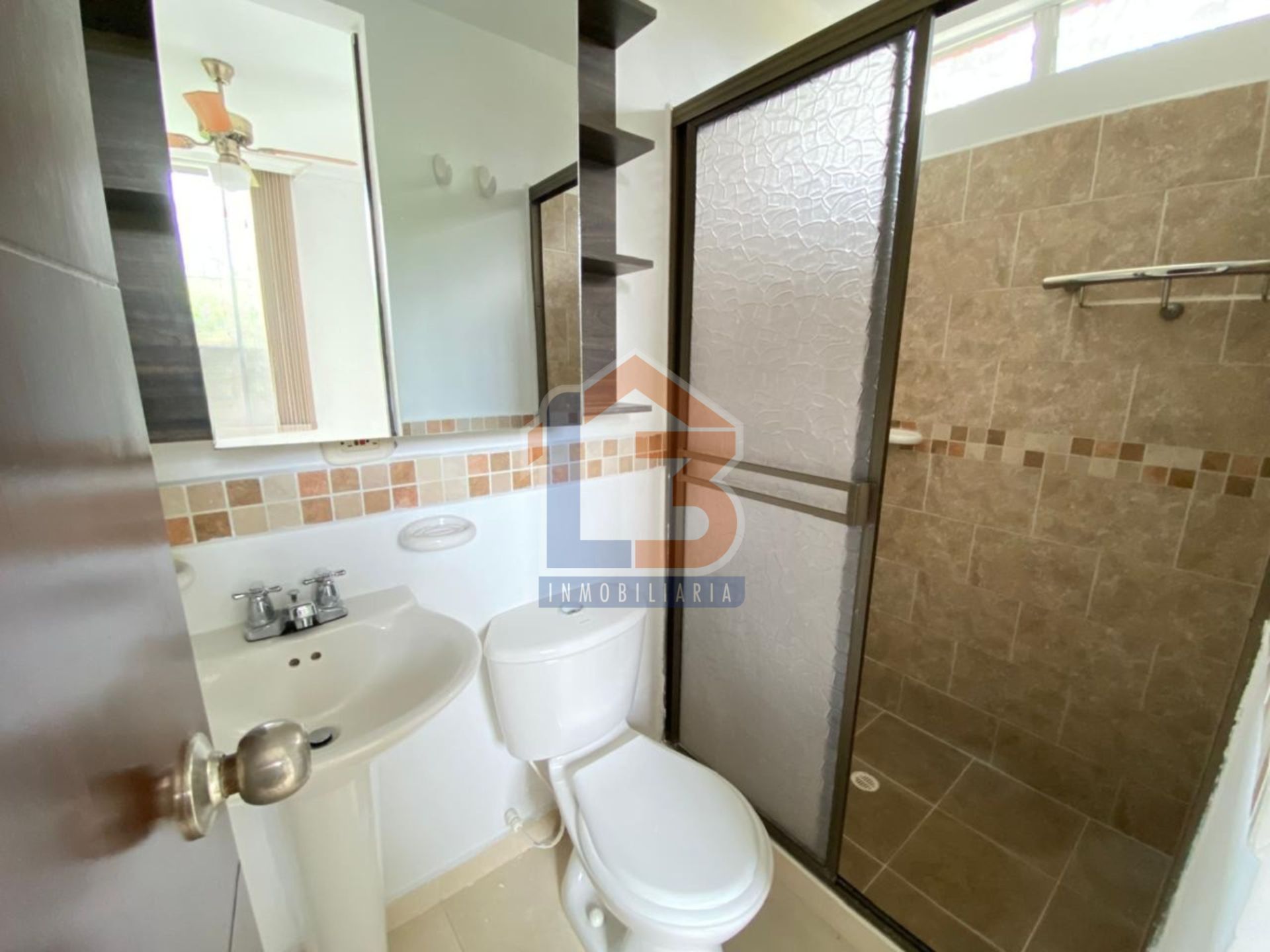 SE VENDE APTO EN LA SALIDA A TEBAIDA  (10).jpg