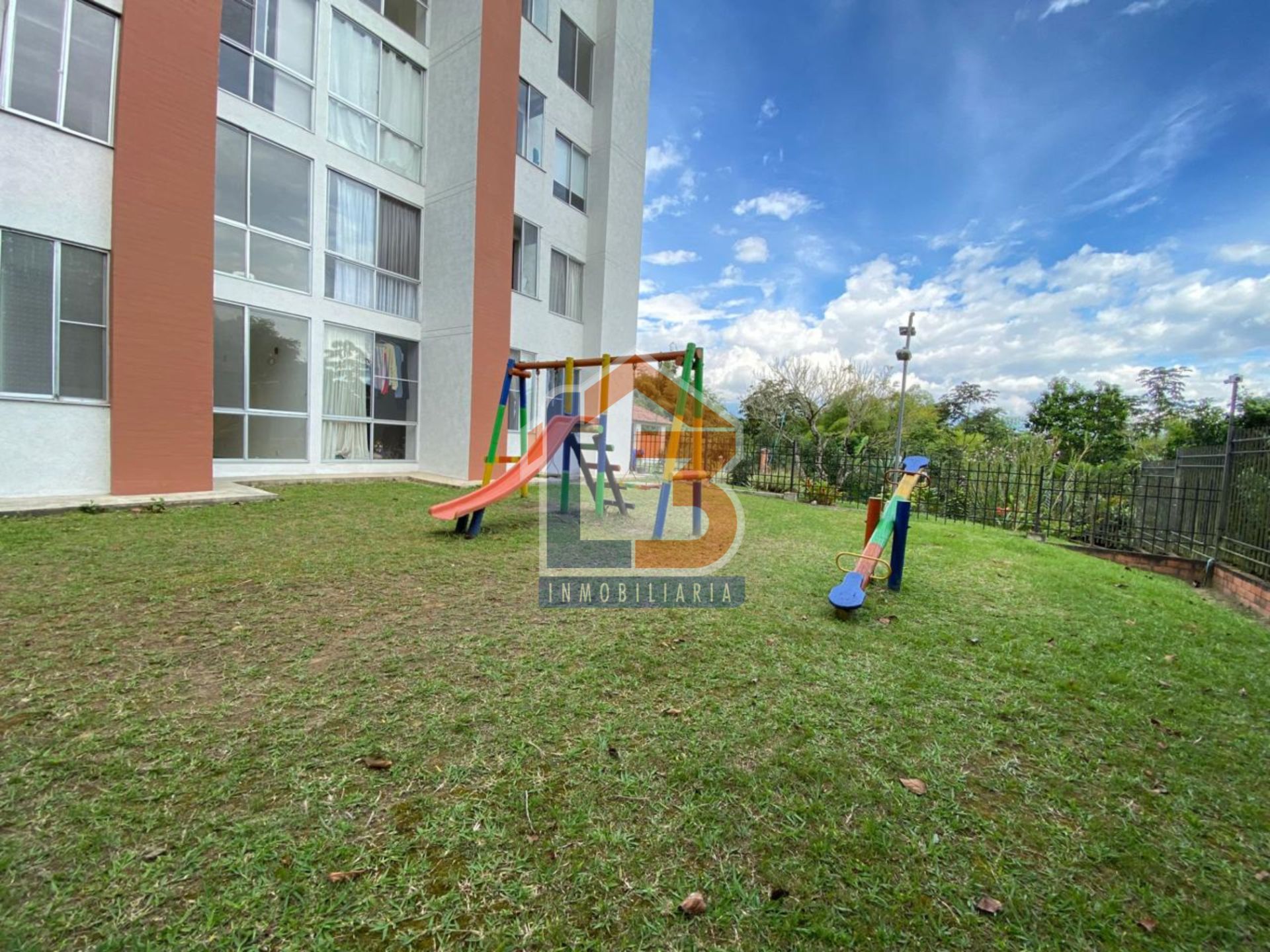 SE VENDE APTO EN LA SALIDA A TEBAIDA  (24).jpg