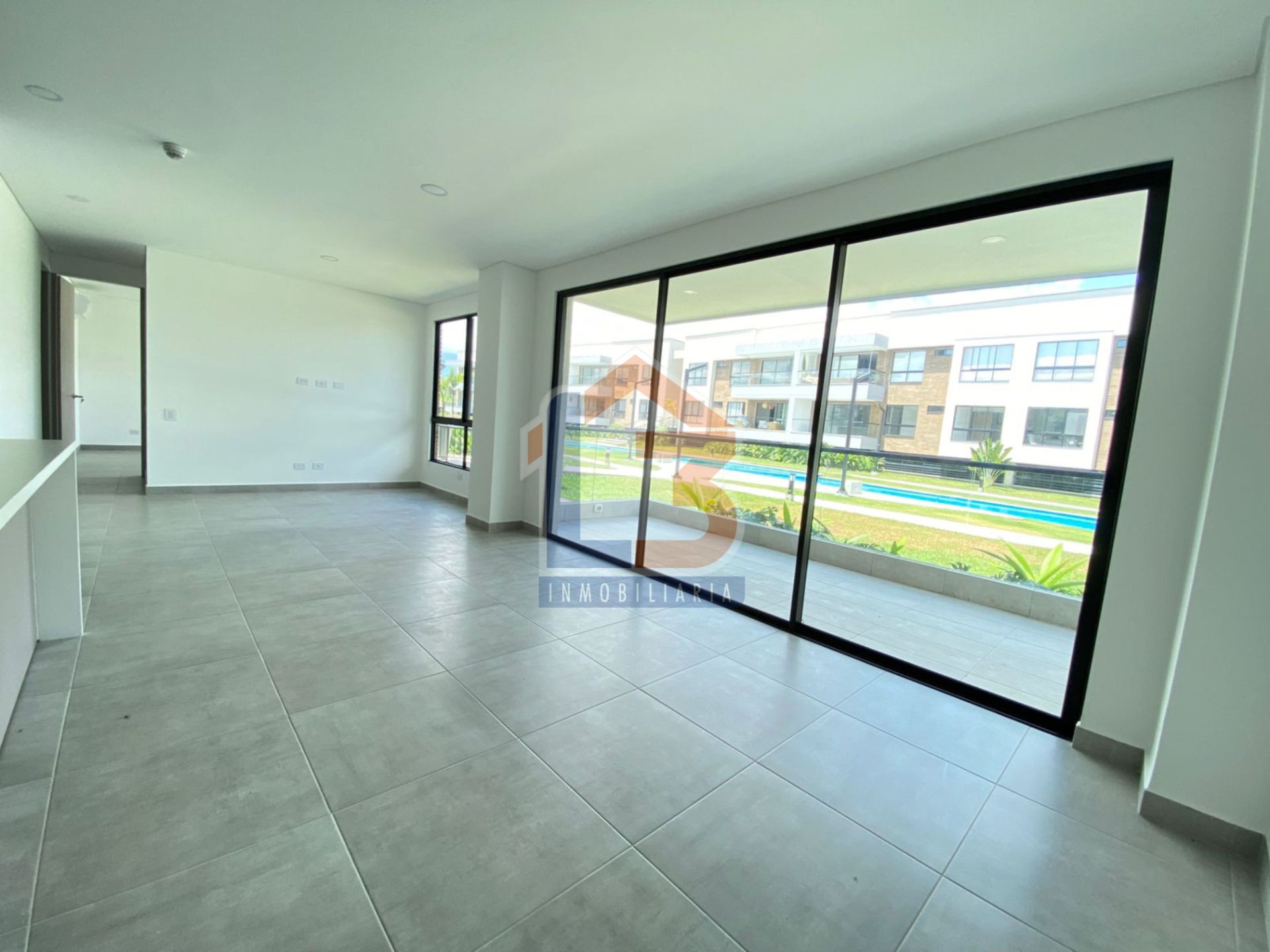 SE VENDE APTO EN EL CAIMO (4).jpg