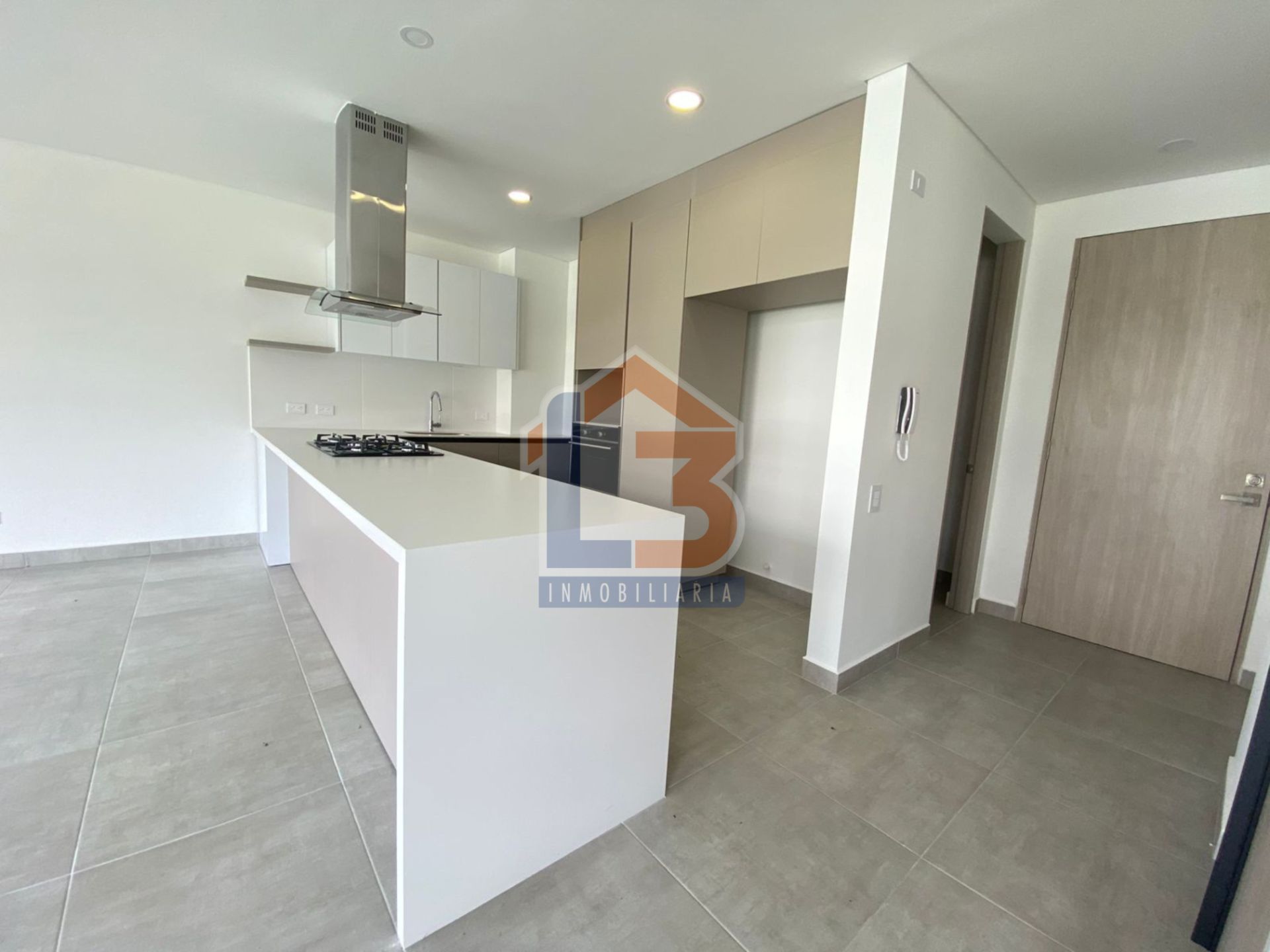 SE VENDE APTO EN EL CAIMO (8).jpg