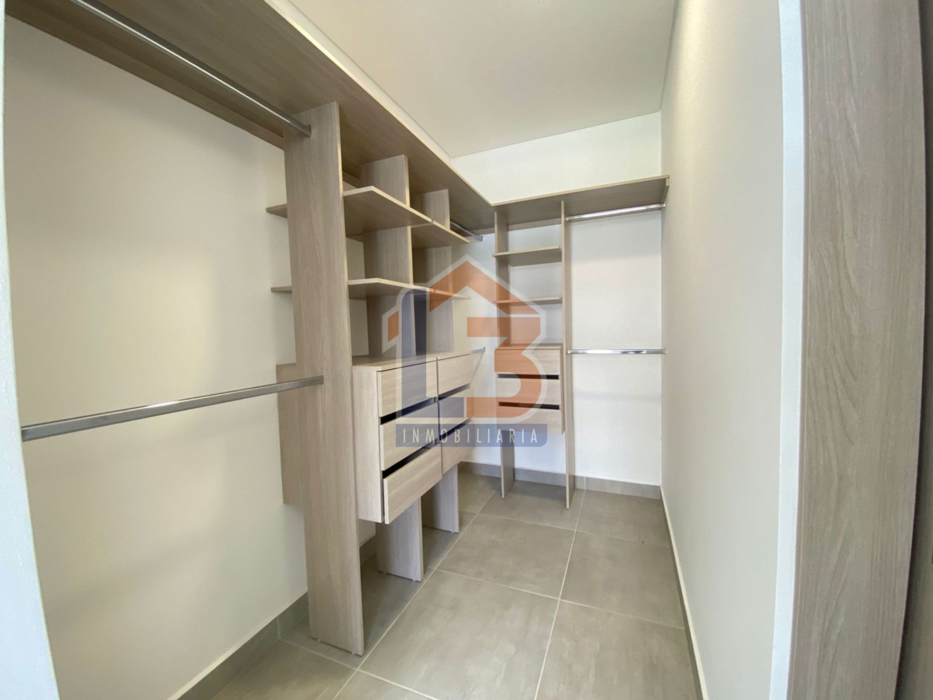 SE VENDE APTO EN EL CAIMO (14).jpg