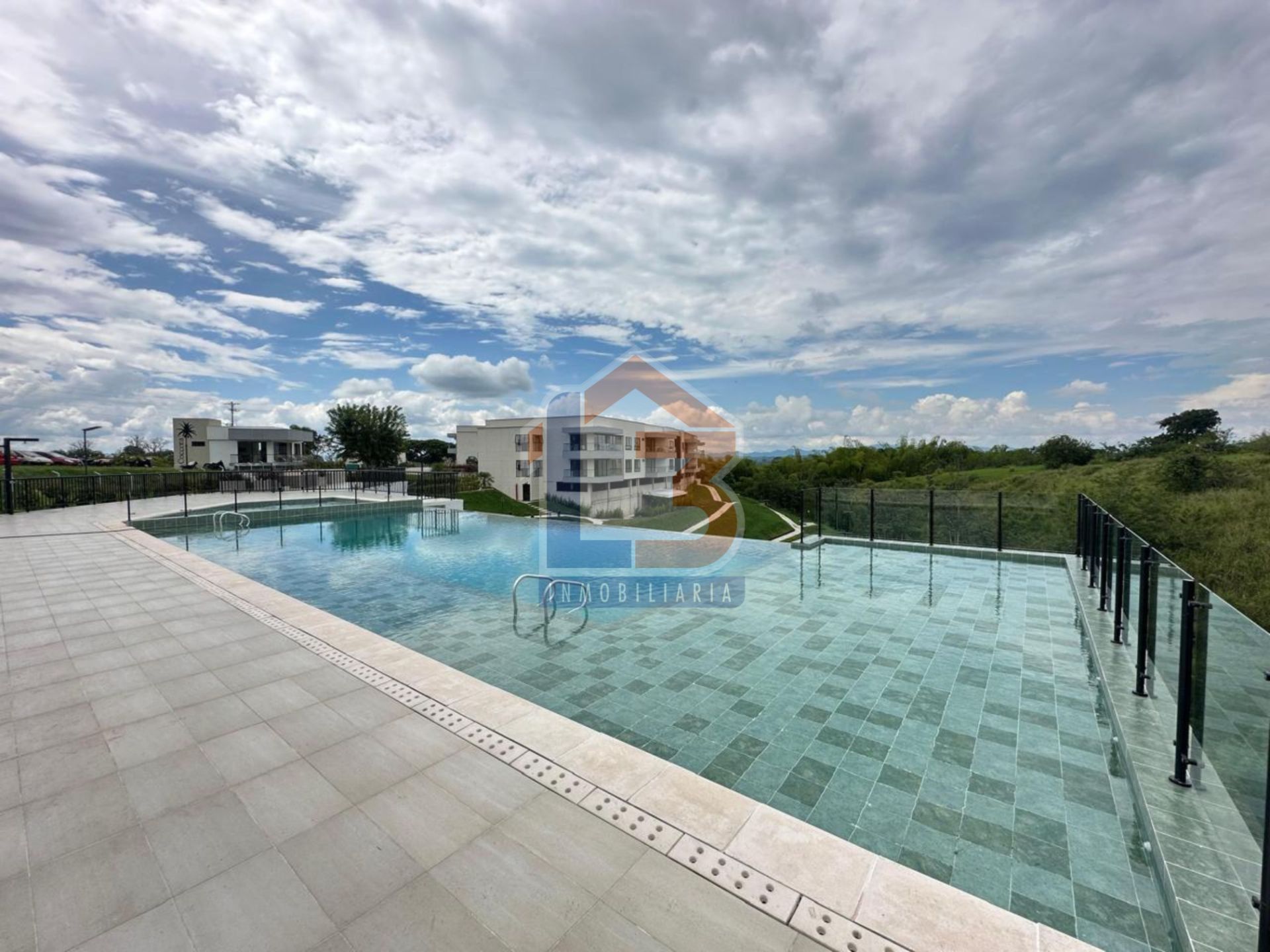 SE VENDE APTO EN EL CAIMO (28).jpg